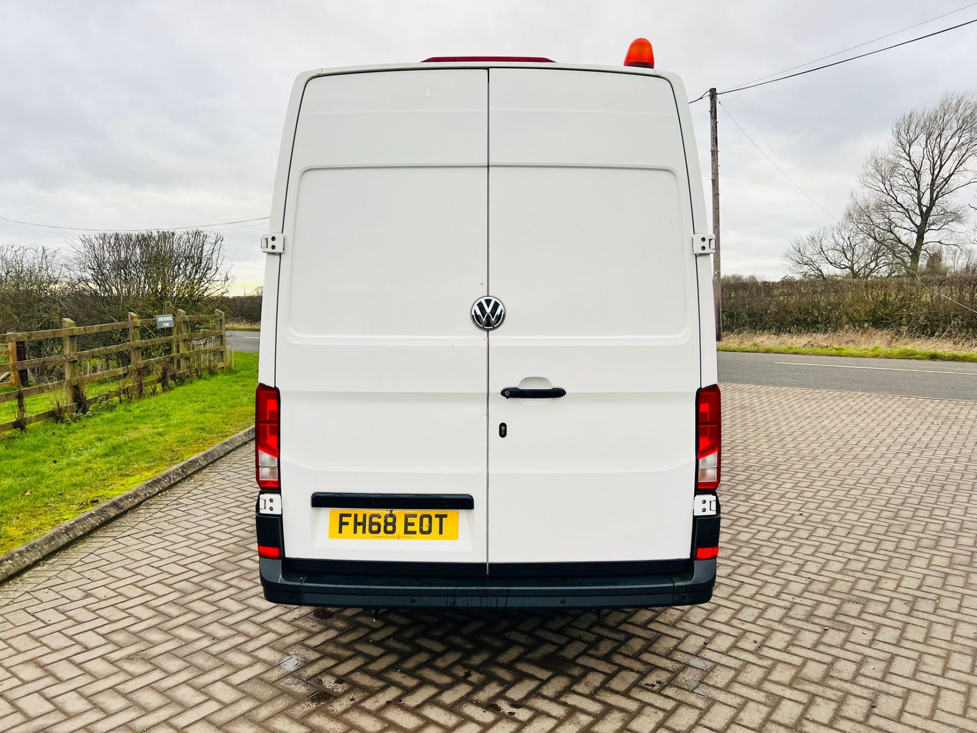 (RESERVE MET)Volkswagen Crafter CR35 2.0TDI "140"BHP Startline MWB - 2019 Year - 6 Speed - Image 5 of 15