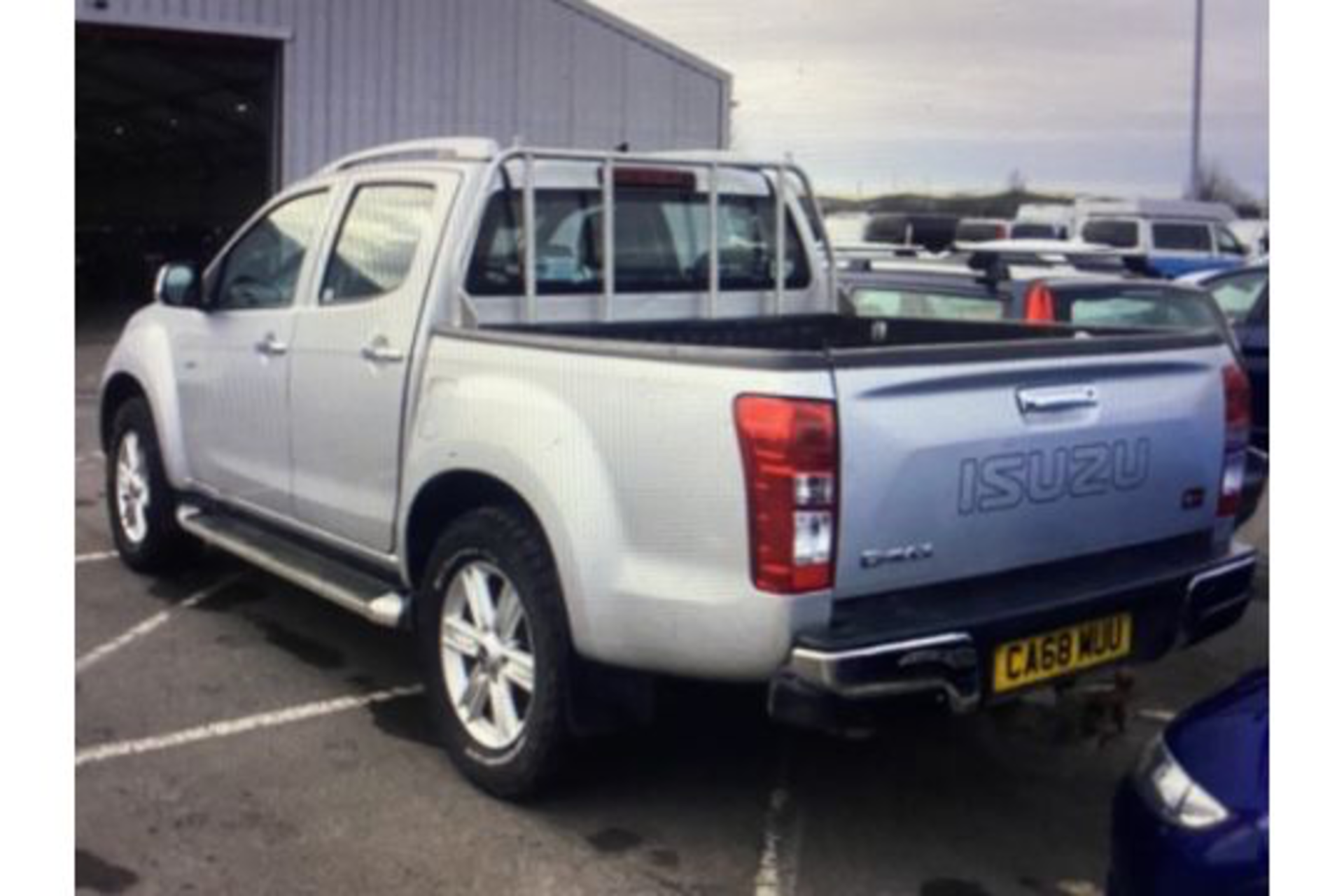 (Reserve Met) ISUZU D-MAX "UTAH" 1.9TURBO DIESEL D/CAB PICK UP - ONLY 48000 GENUINE MILES - LEATHER - Image 3 of 4