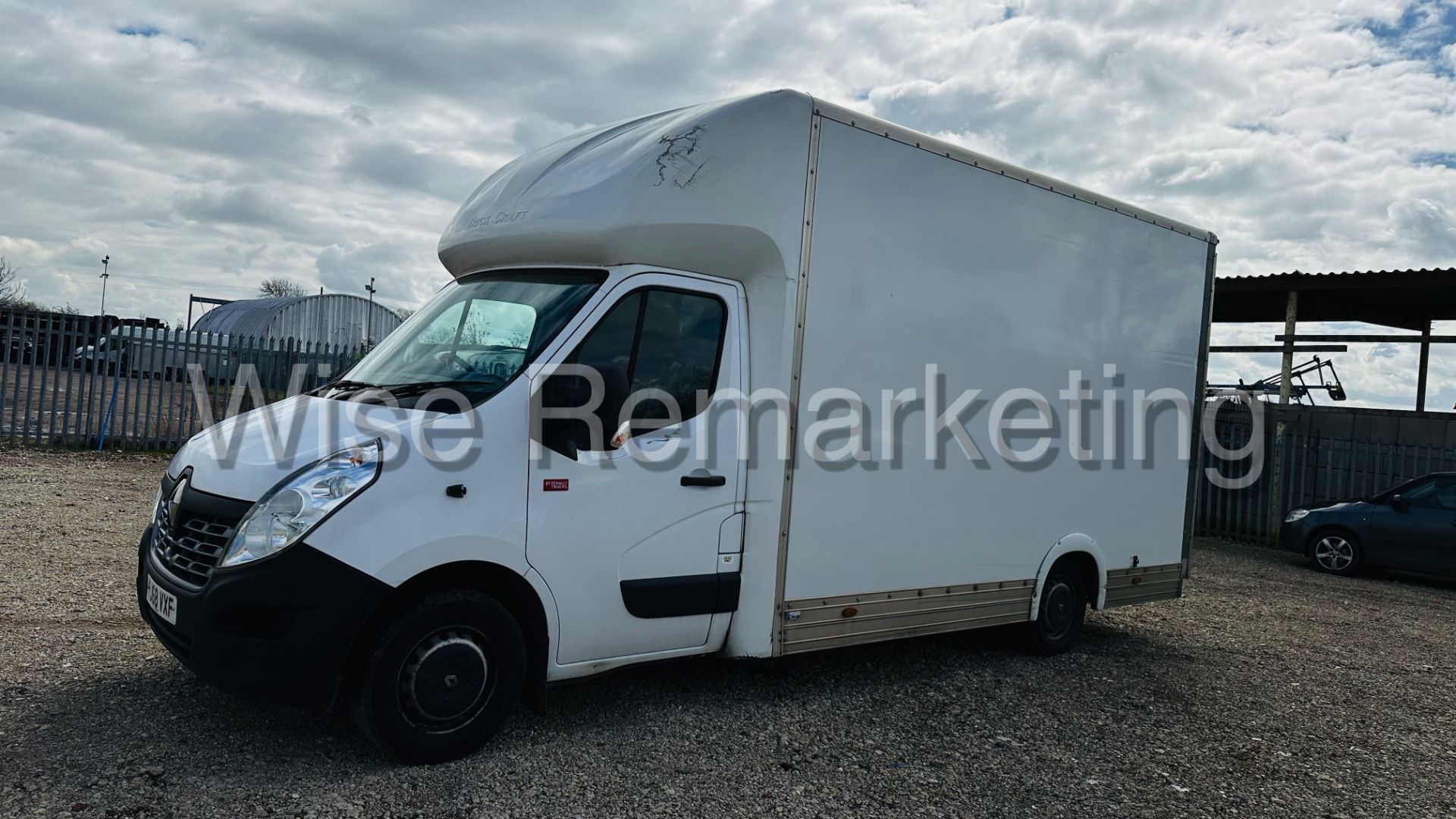 (RESERVE MET)Renault Master LL35 *LWB - LowLoader / Luton Box Van (2019) 6 Speed *Air Con* (Euro 6) - Image 3 of 30