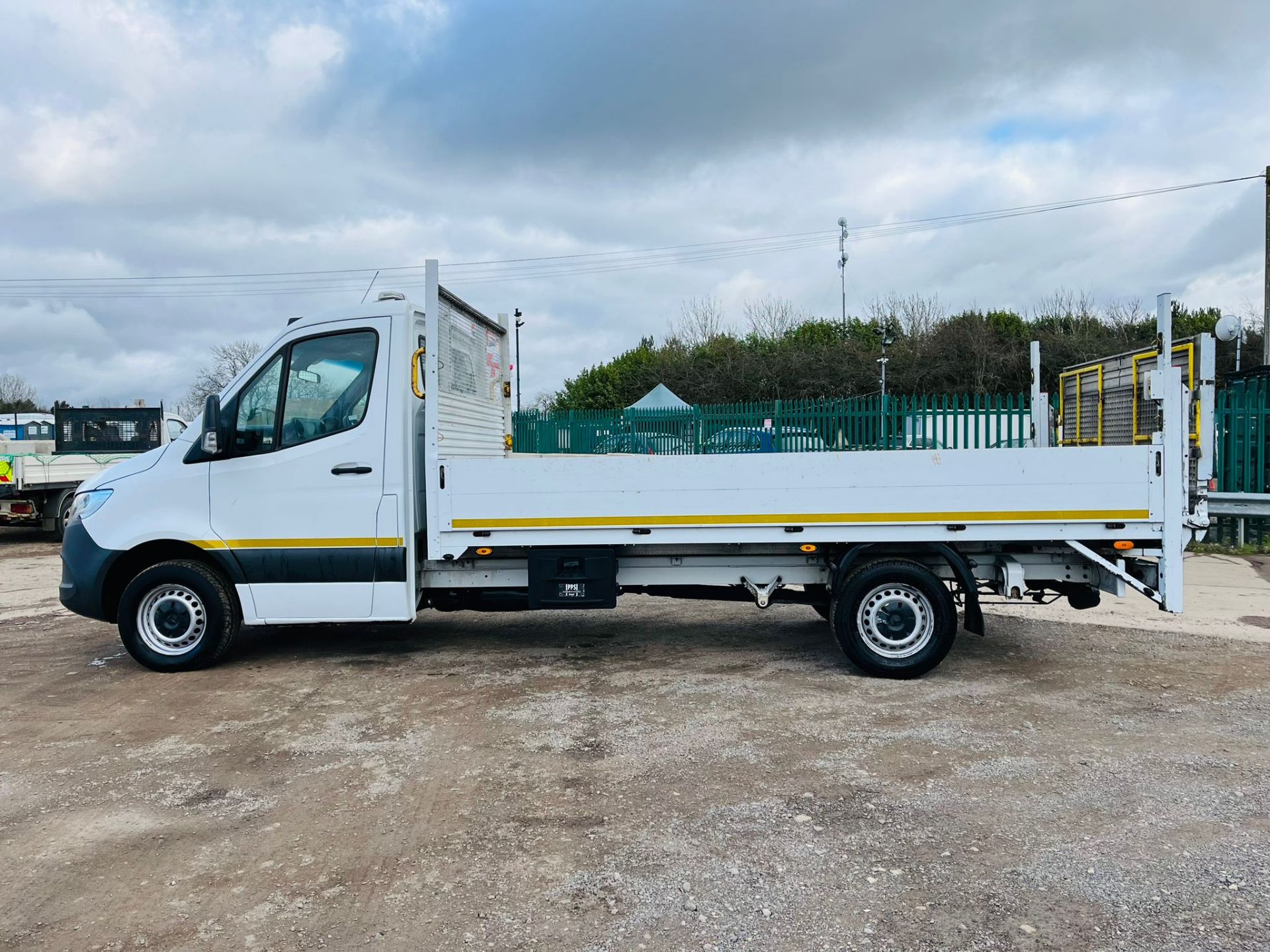 Mercedes Benz Sprinter 314CDI "AUTO 7G-TRONIC "LWB DROPSIDE WITH TAIL-LIFT" (2020 REG) - 94K only - Image 3 of 13