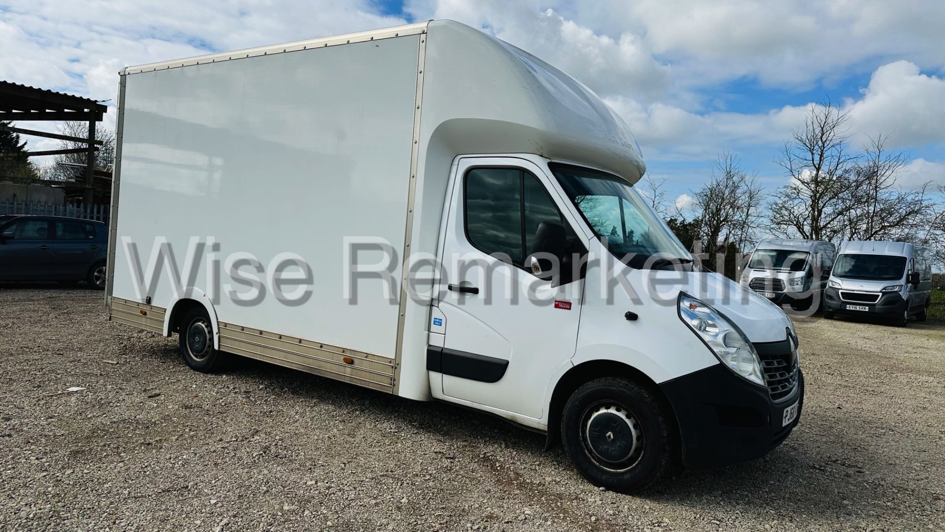 (RESERVE MET)Renault Master LL35 *LWB - LowLoader / Luton Box Van (2019) 6 Speed *Air Con* (Euro 6) - Image 2 of 30