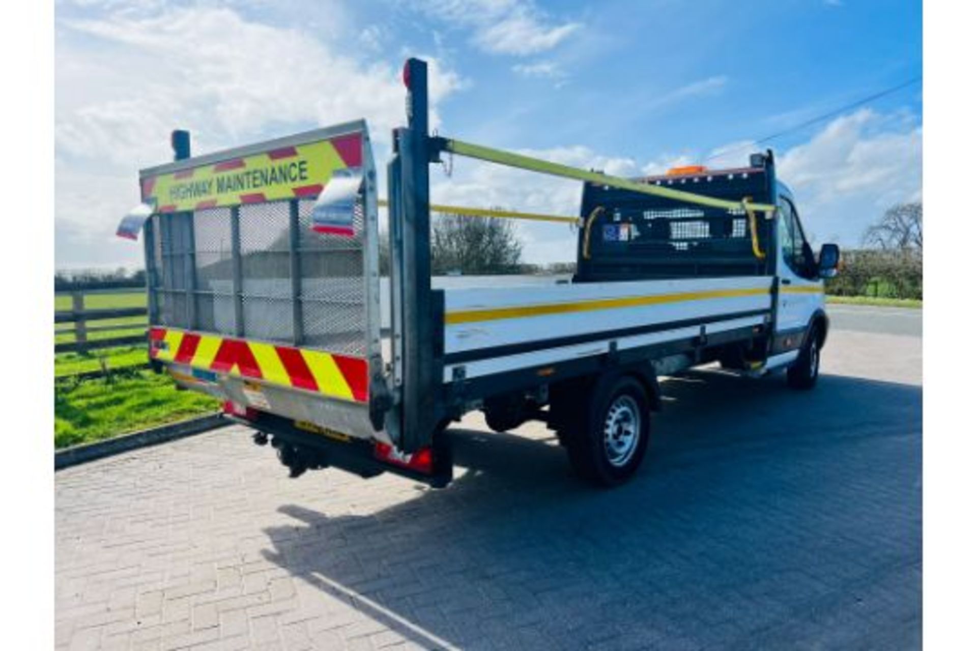 (Reserve Met) Ford Transit 2.0 TDCI (130) L4 H1 Long Wheel Base Dropside - Tail lift - 2018 18 Reg - - Image 3 of 22