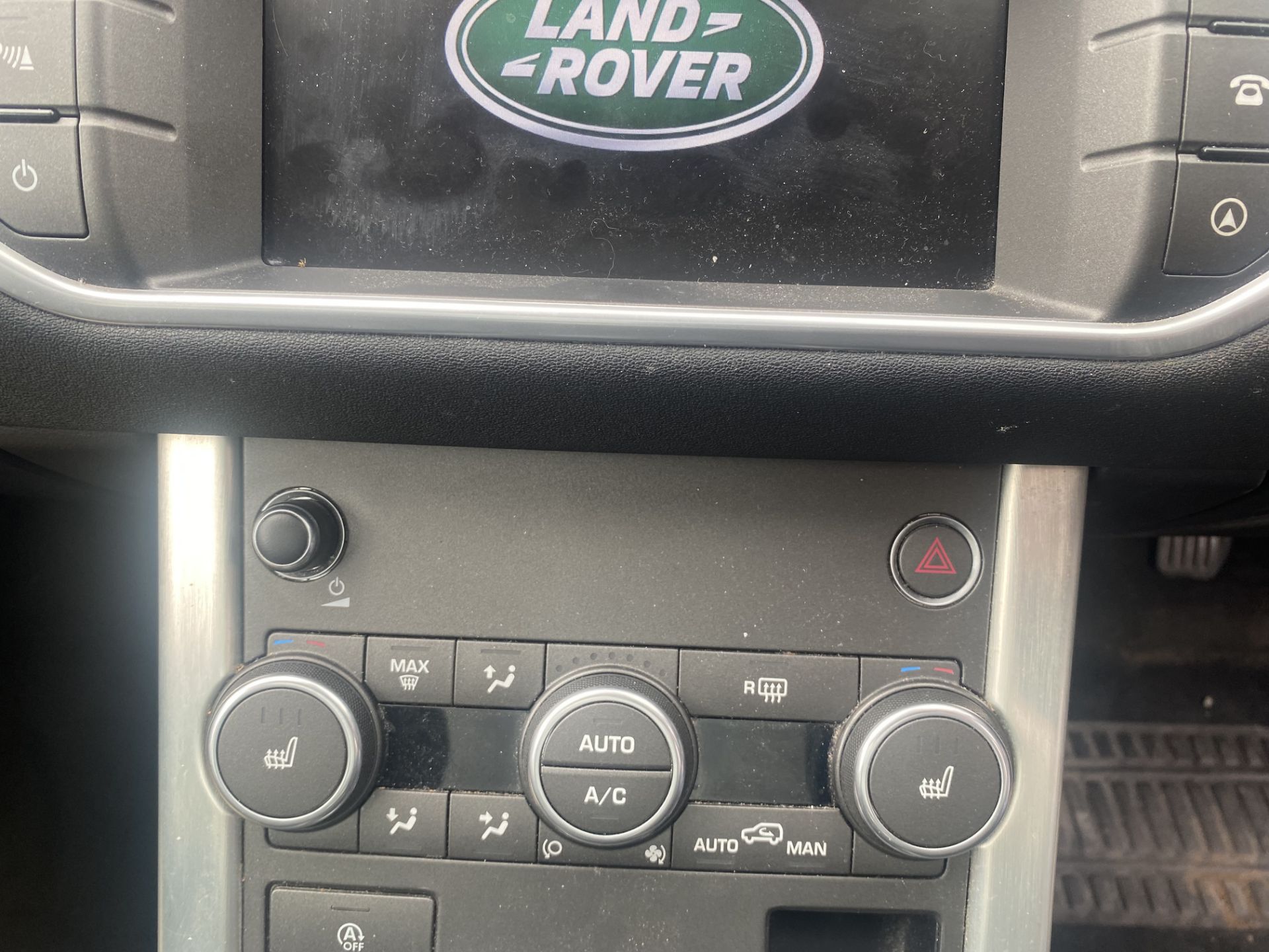 (Reserve Met) RANGE ROVER EVOQUE 2.0Ed4 "Special Equipment" Auto stop/start 18 Reg - Pan Roof!!! - Image 8 of 10