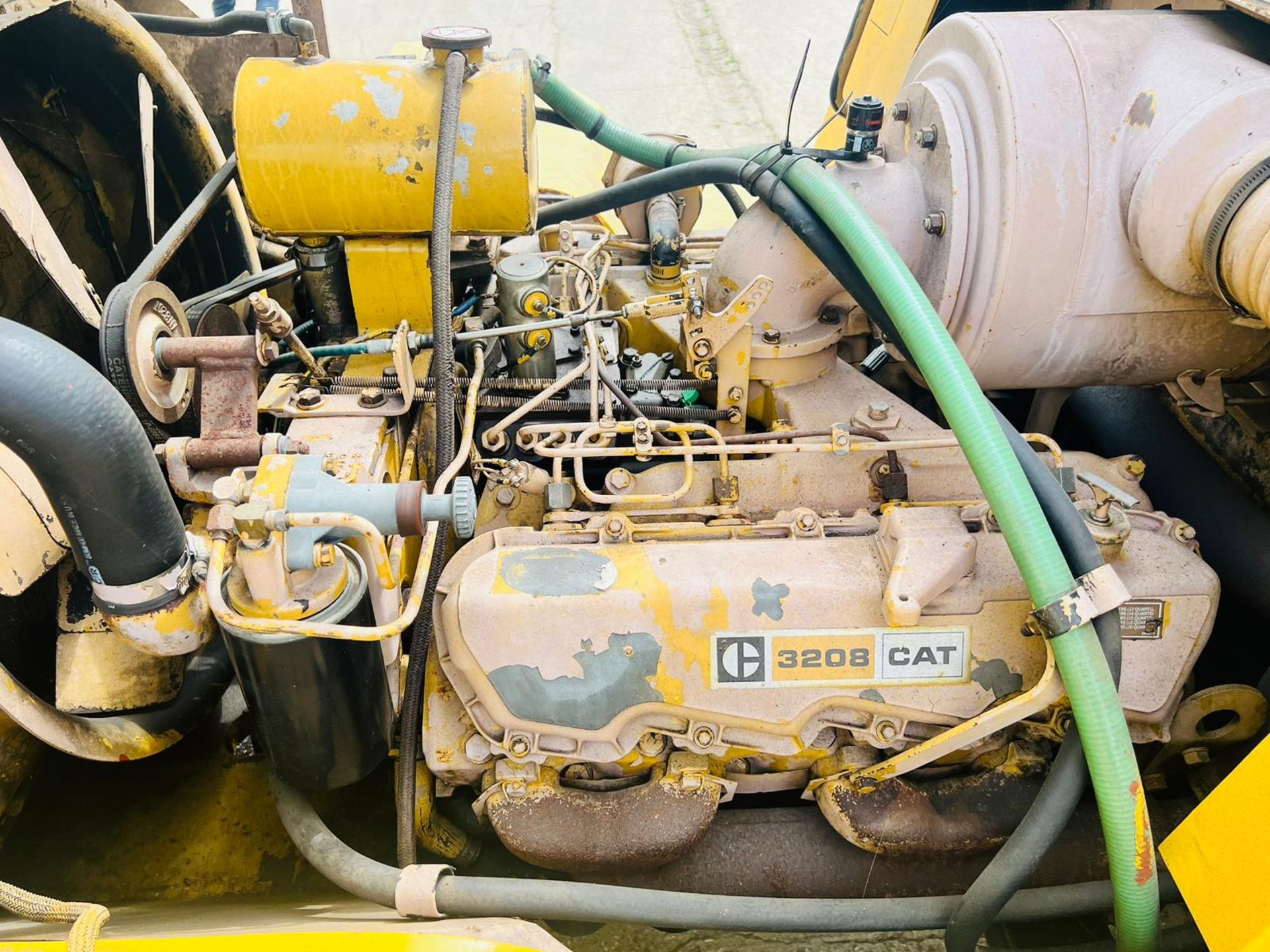 Discripition Caterpiller 8000kg Fork Lift Year 1984 Model V180B Engine V8 Hours 7647 Been Fully - Image 14 of 15
