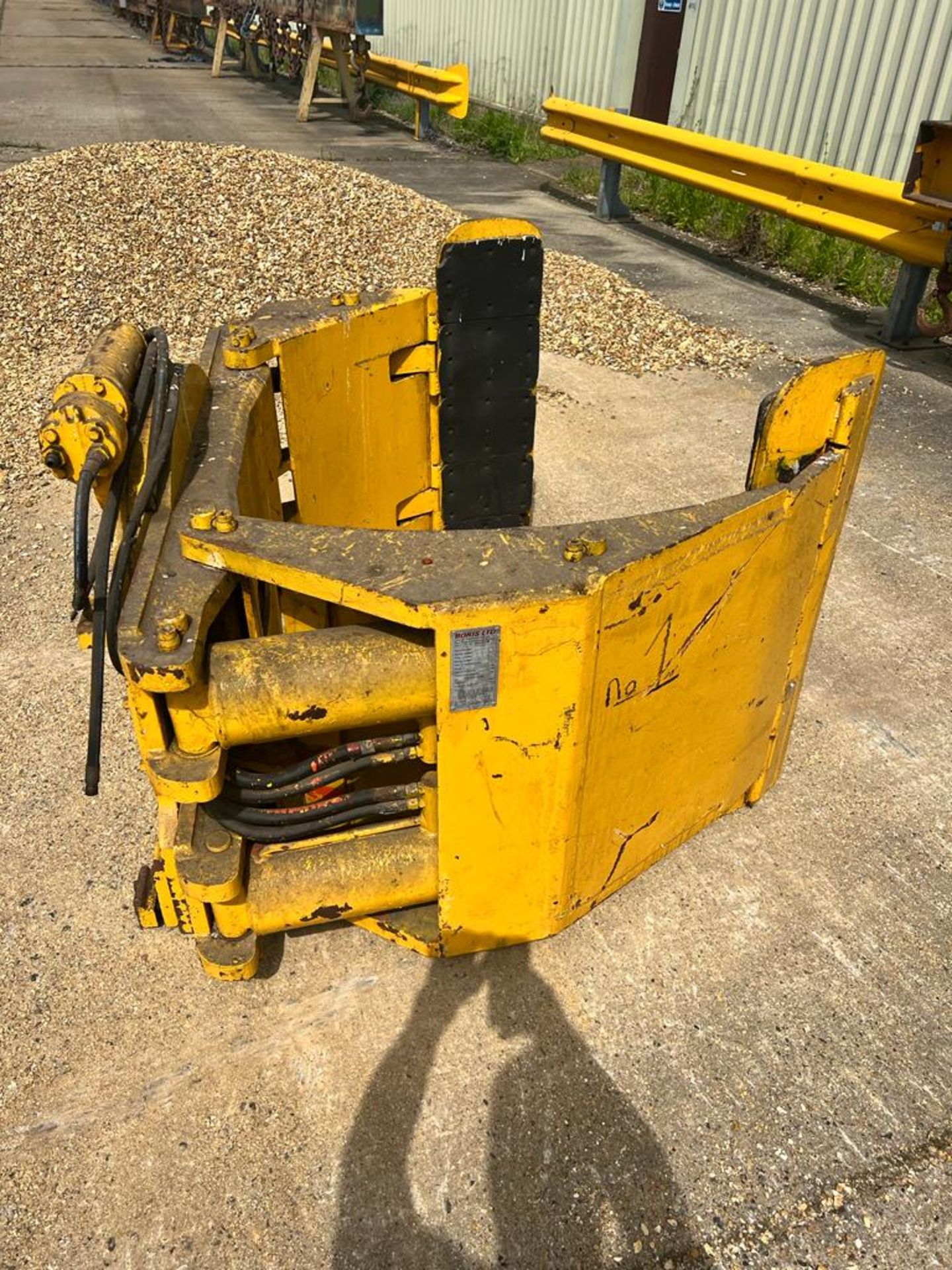 CASCADE 3.2 TON HYDRAULIC PAPER CLAMP TO FIT A FORKLIFT