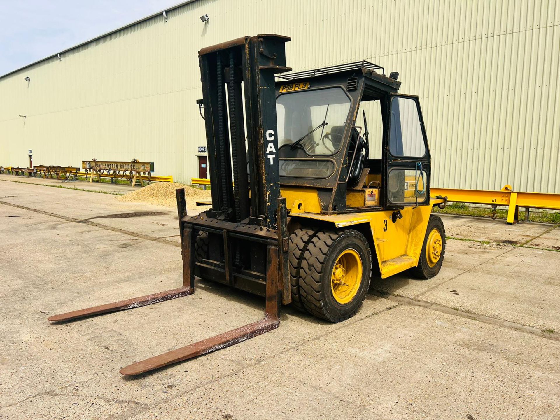 Discripition Caterpiller 8000kg Fork Lift Year 1984 Model V180B Engine V8 Hours 7647 Been Fully - Image 6 of 15