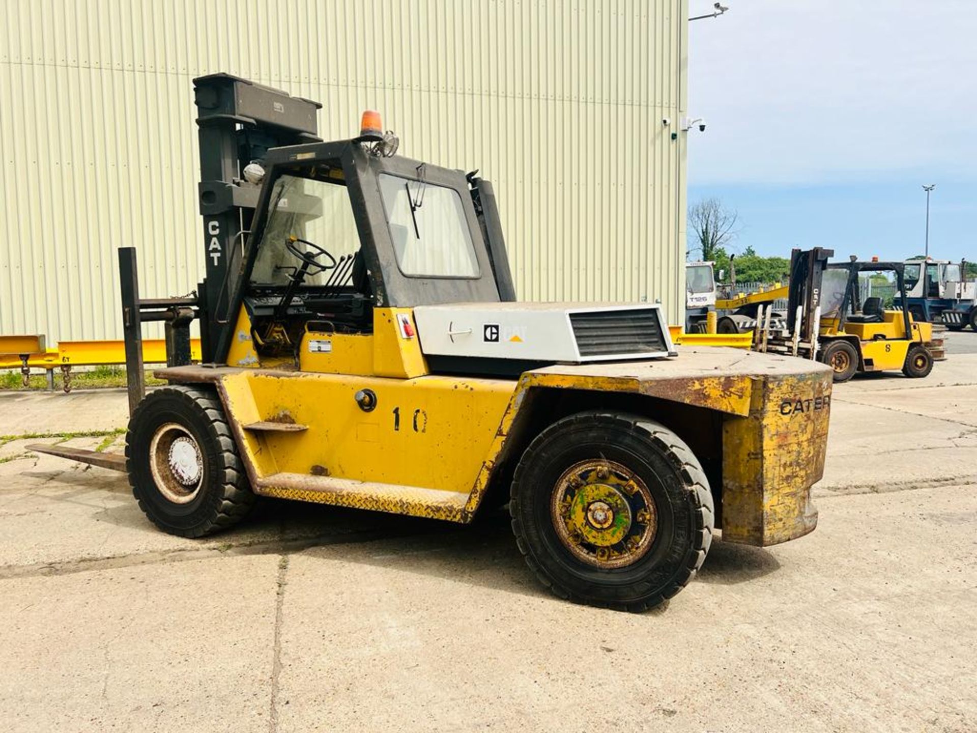 CATERPILLAR V330B 15 TONNE FORK LIFT - 1986 Year - V8 Engine - 33000kg Gross Weight - 7004 Hours - Image 7 of 17