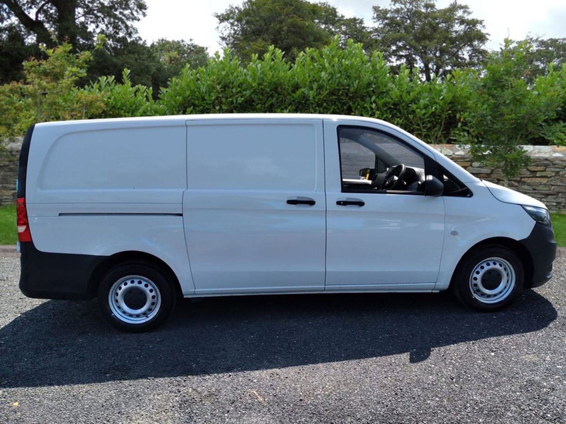 MERCEDES-BENZ VITO 111 CDI *LWB PANEL VAN* (2018 ~ EURO 6) 113 BHP - 6 SPEED * (AIR CON) - Image 6 of 10