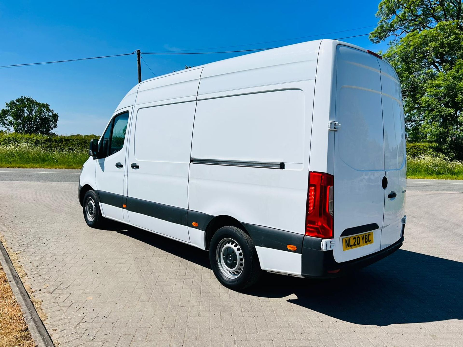 Mercedes Sprinter 314 CDI (RWD) MWB L2 H2 - 2020 20Reg - Service History - Only 55K - Euro 6 - Image 7 of 25