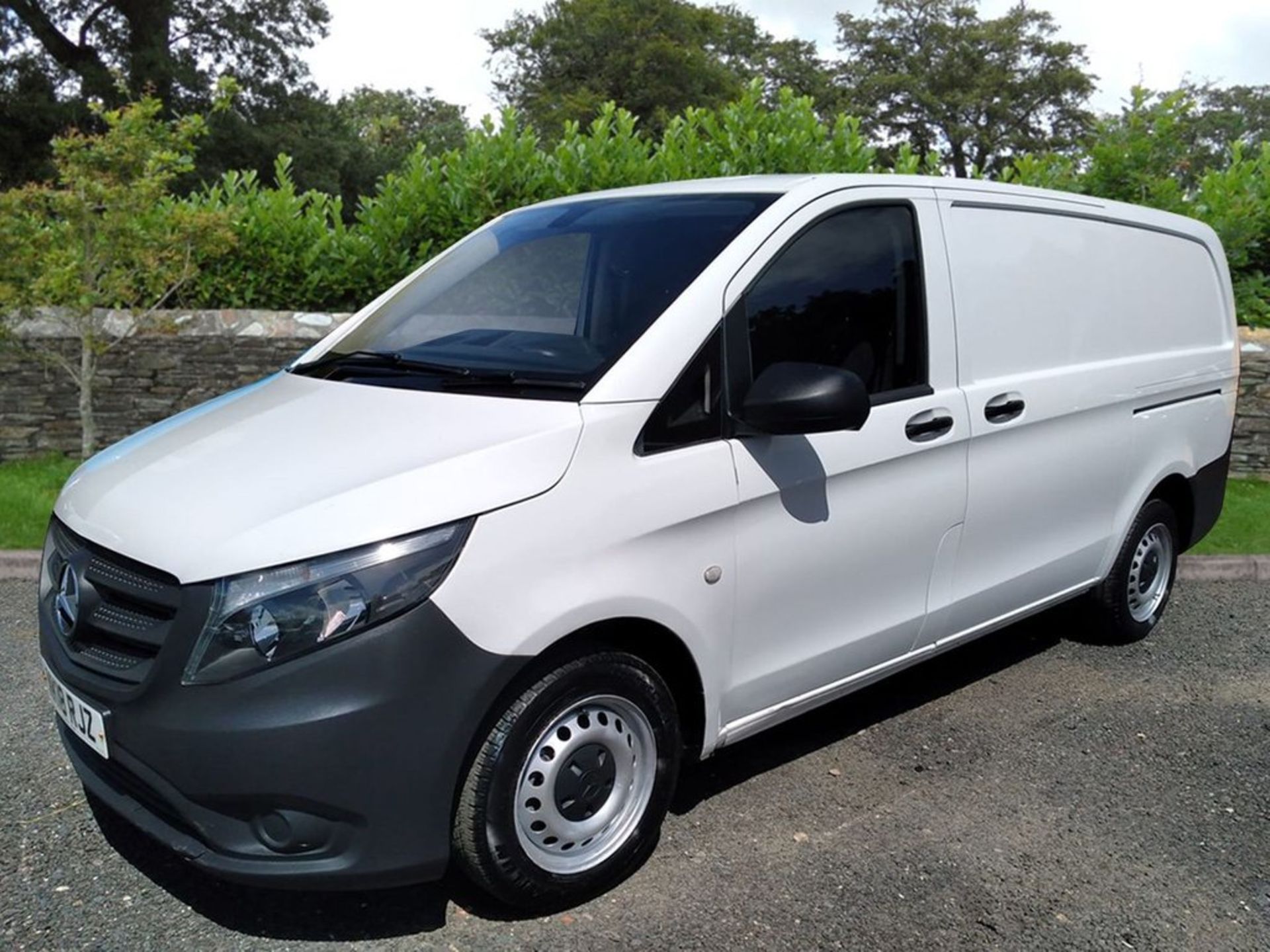 MERCEDES-BENZ VITO 111 CDI *LWB PANEL VAN* (2018 ~ EURO 6) 113 BHP - 6 SPEED * (AIR CON) - Image 3 of 10