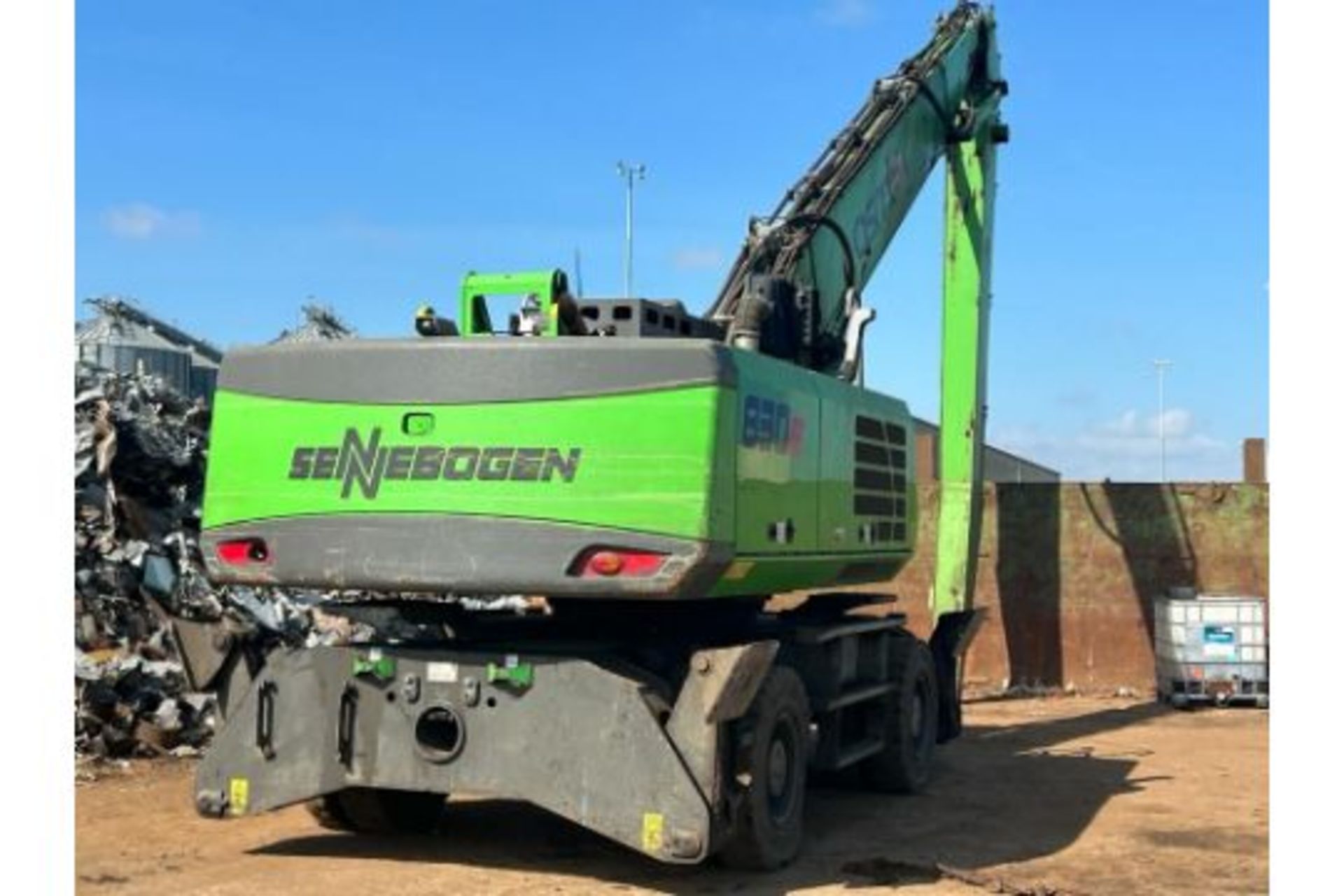 SENNEBOGEN 830E MOBILE WASTE HANDLER / Scrap Processing / Demolition Equipment - 2018 - 8133 HOURS - Image 3 of 4