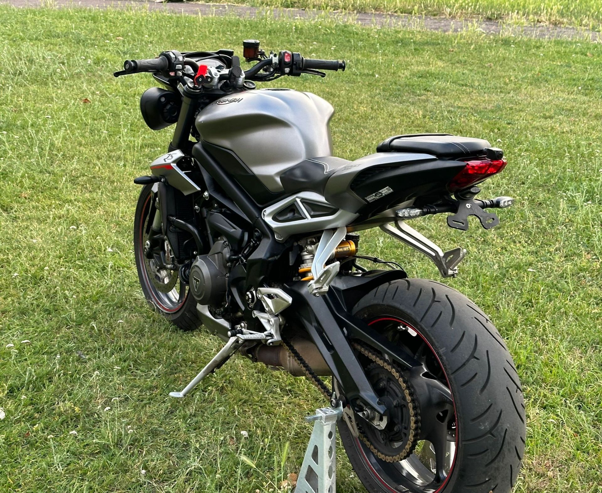 (reserve met)TRIUMPH STREET TRIPLE 765 RS - 2017 17 Reg - SC POJECT EXHAUST- BEEN REMAPPED!!! NO VAT - Image 5 of 8