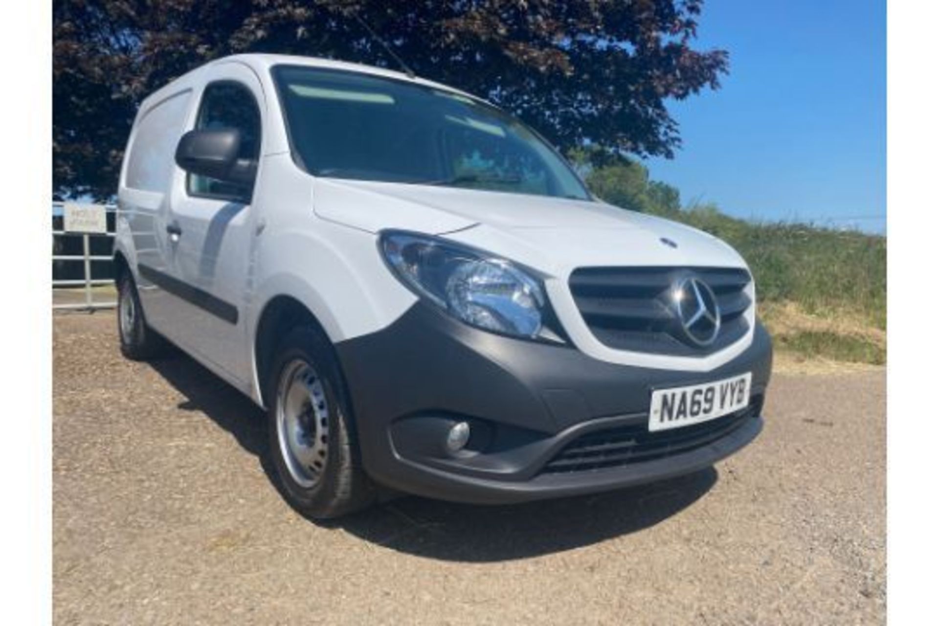 Mercedes Citan 111 CDI"Pure" LWB - 2020 Year - 1 Owner From New - 96K - Euro 6 - Air Con - 6 Speed - Image 4 of 20