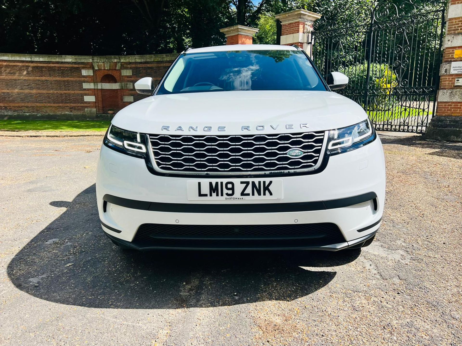 (Reserve Met) Range Rover Velar 2.0 D180 AWD Auto - 2019 19 Reg - 1 Owner - ONLY 22k Miles - Sat Nav - Image 3 of 27