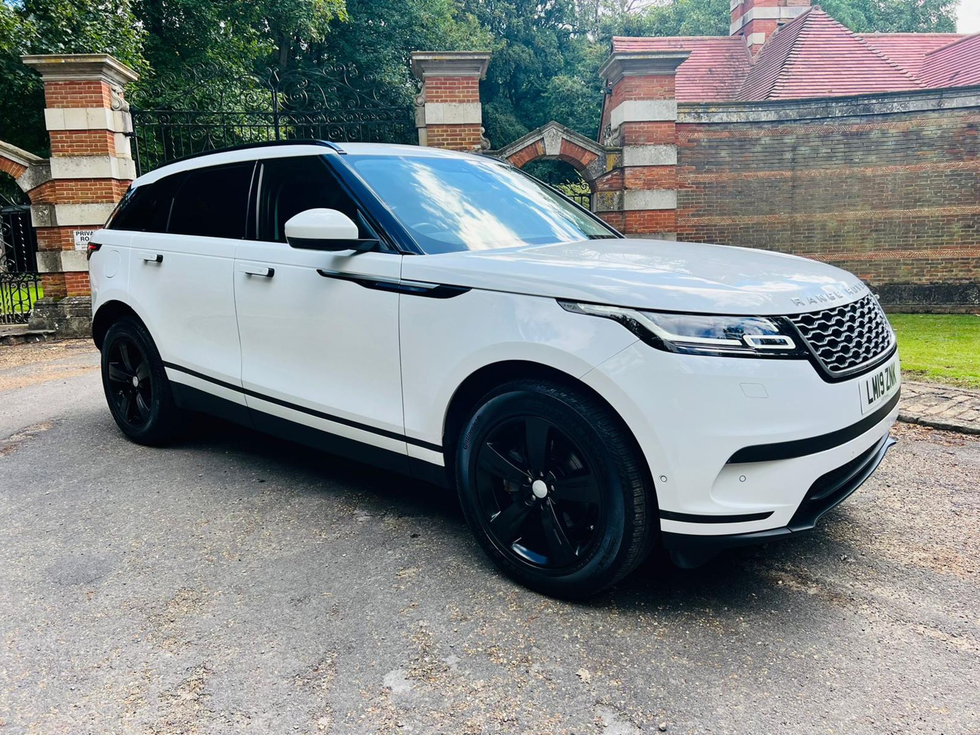 (Reserve Met) Range Rover Velar 2.0 D180 AWD Auto - 2019 19 Reg - 1 Owner - ONLY 22k Miles - Sat Nav