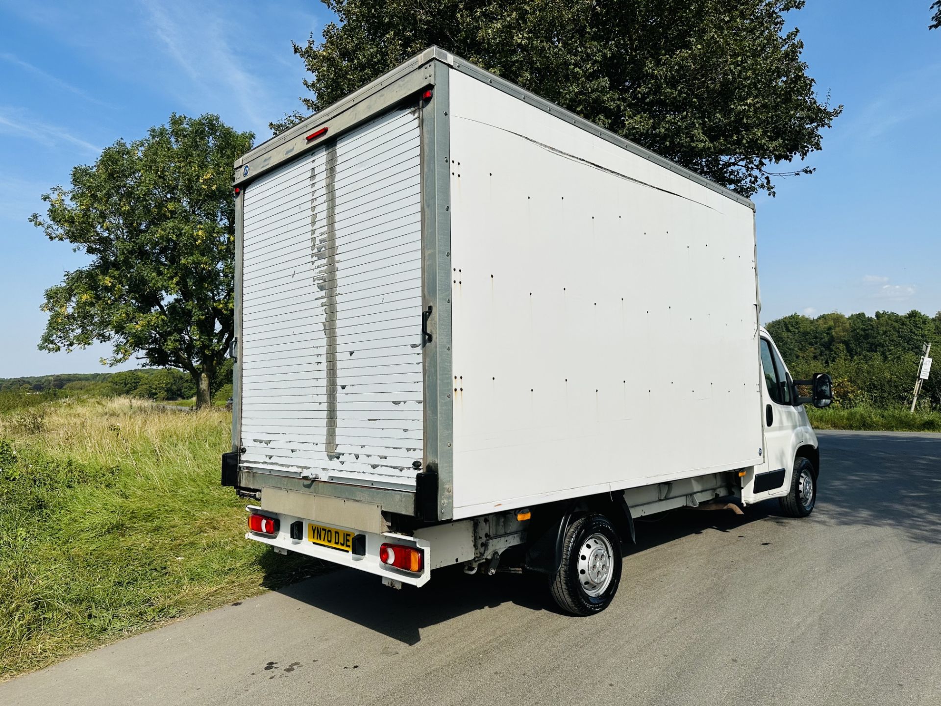 PEUGEOT BOXER 2.2 BLUEHDI (165) Luton Box Van (2021 Model) Air Con - Look - Image 8 of 19