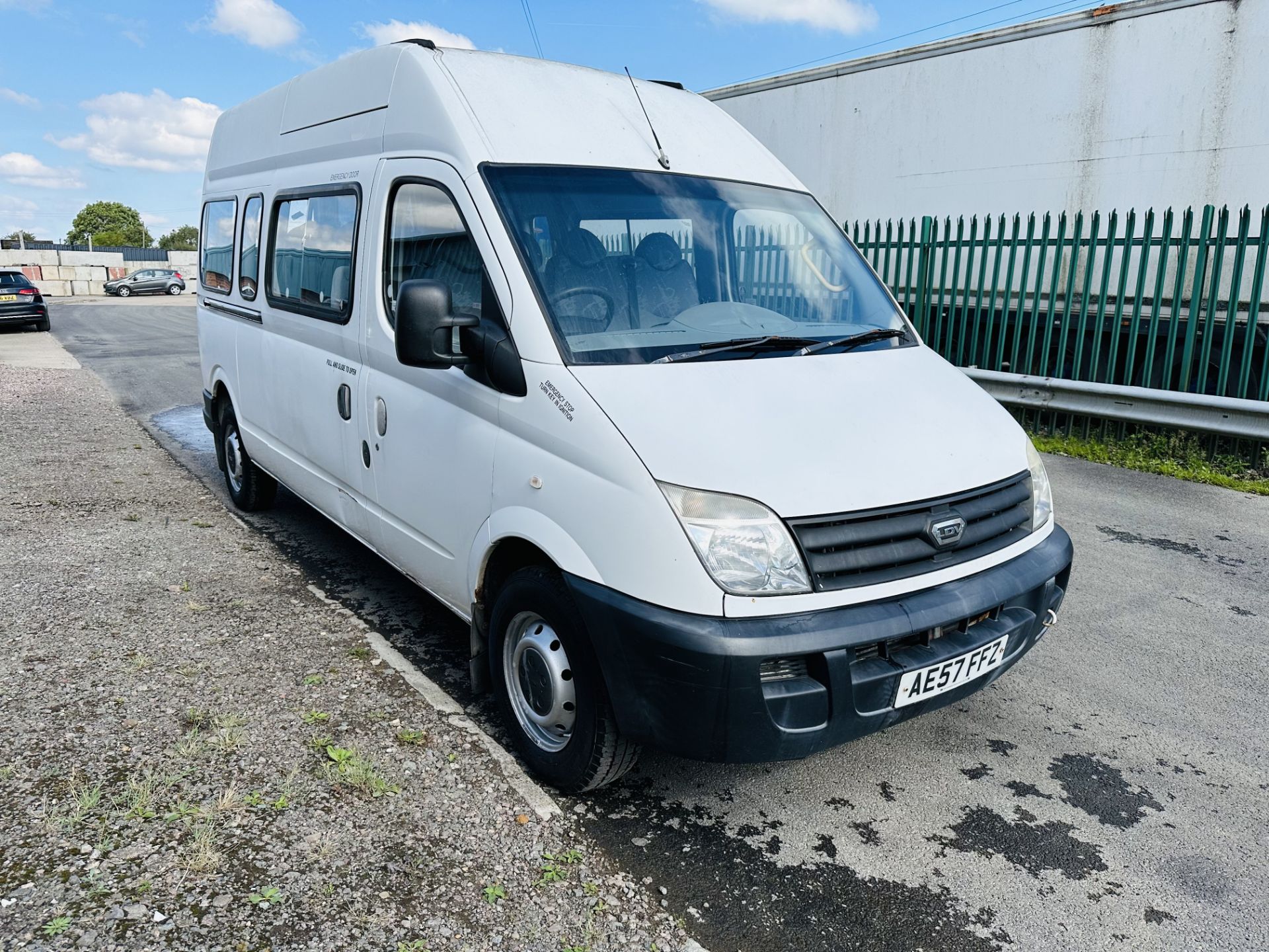 LDV MAXUS 2.5 TURBO DIESEL120 "LWB 17 SEATER MINIBUS" 2008 Reg - Low Miles - - Image 2 of 19