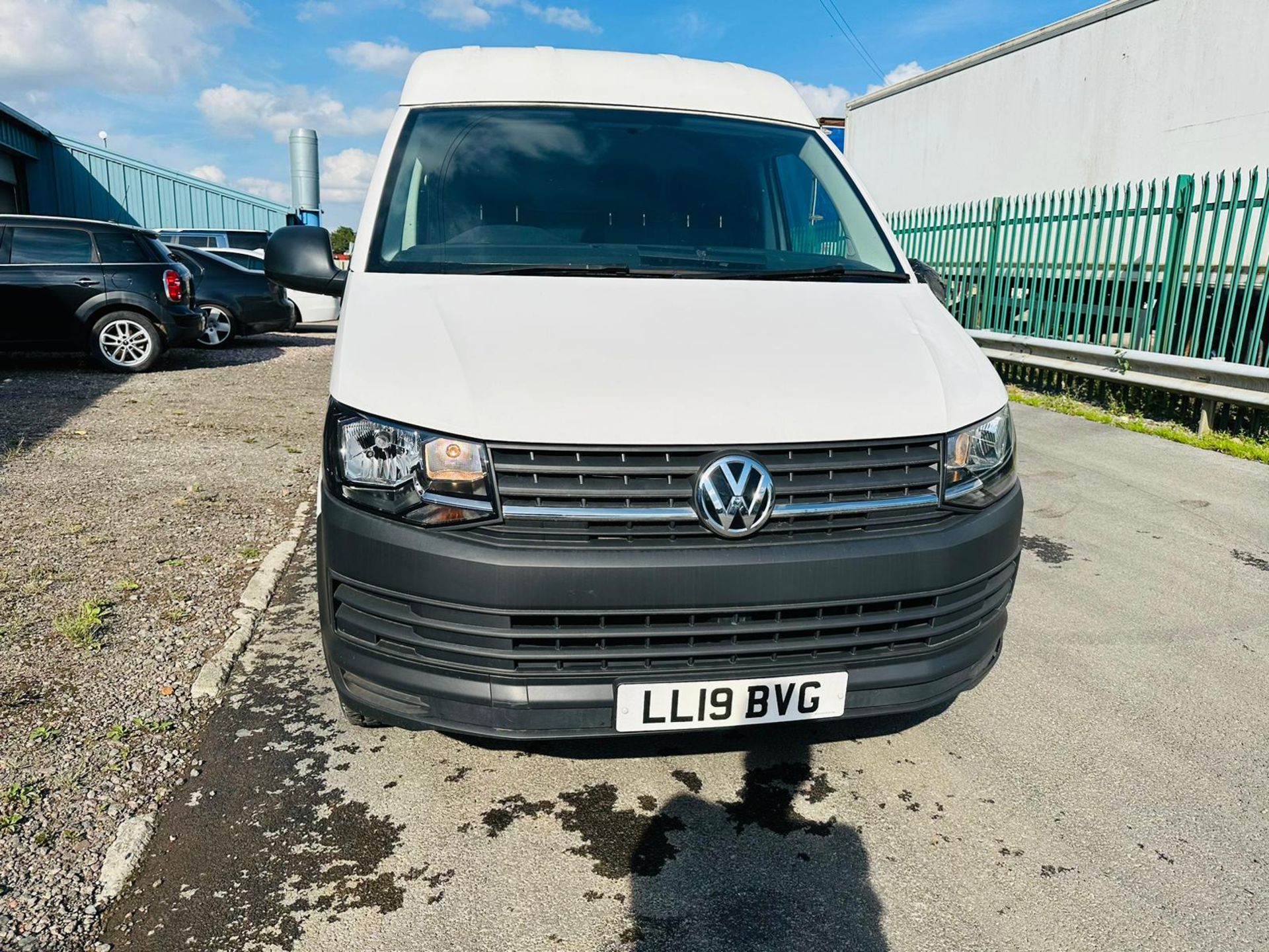 (Reserve Met) Volkswagen Transporter T28 2.0 TDI LWB *2019 19 Reg) Euro 6 - 1 Owner - 27k Miles Only - Image 3 of 18