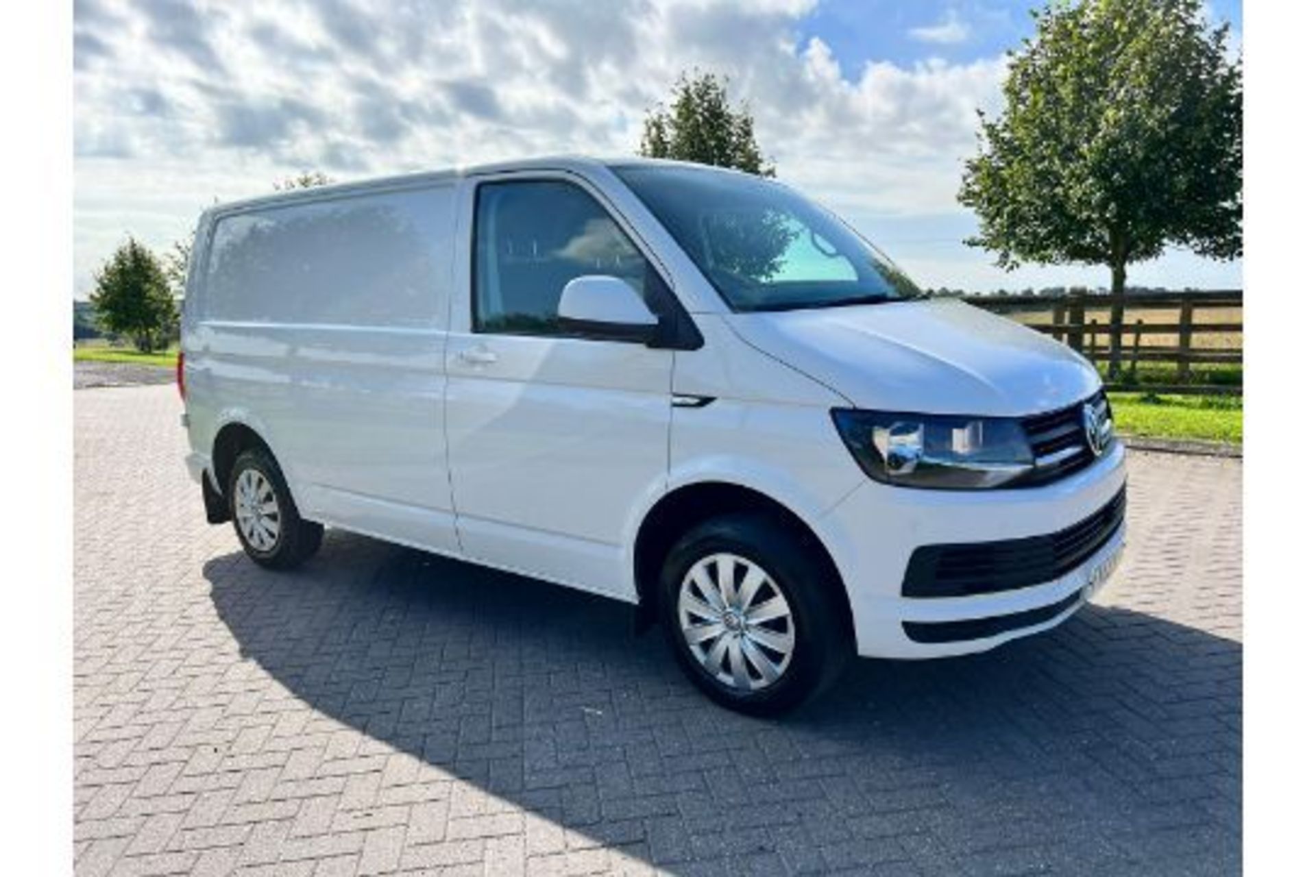 Volkswagen Transporter T30 Bluemotion 2.0 TDI Trendline - 2020 Model - Air Con - Euro 6 - 1 Owner