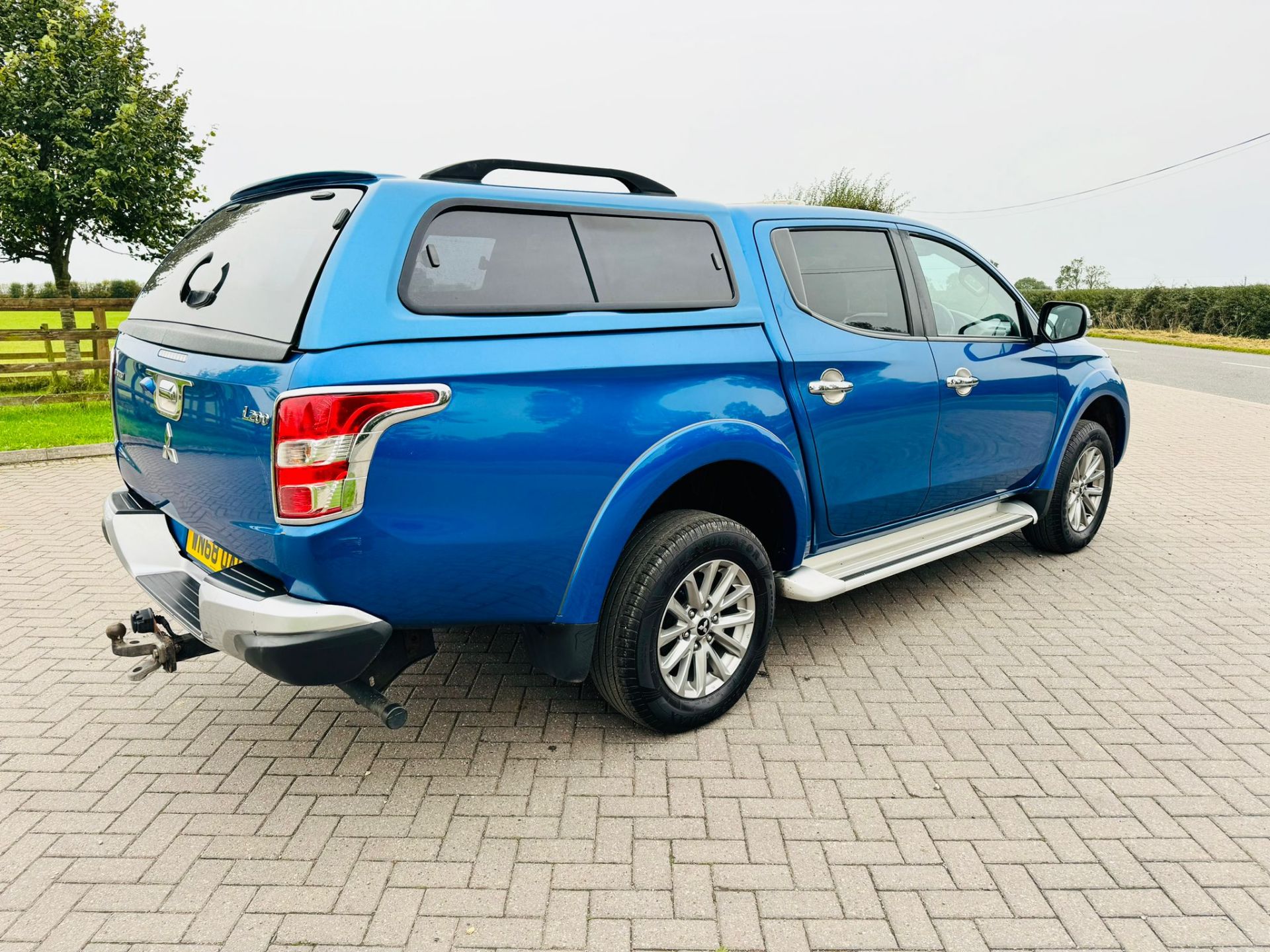 Mitsubishi L200 "Barbarian" 2.4DI-D "Auto" (178) Double Cab - 2019 Model - Leather - Sat Nav - MEGA! - Image 8 of 30