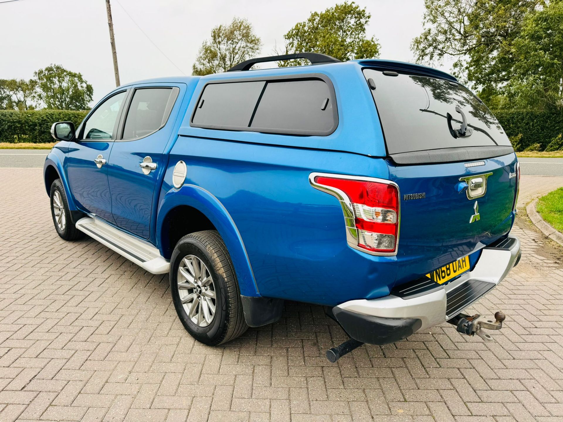 Mitsubishi L200 "Barbarian" 2.4DI-D "Auto" (178) Double Cab - 2019 Model - Leather - Sat Nav - MEGA! - Image 7 of 30