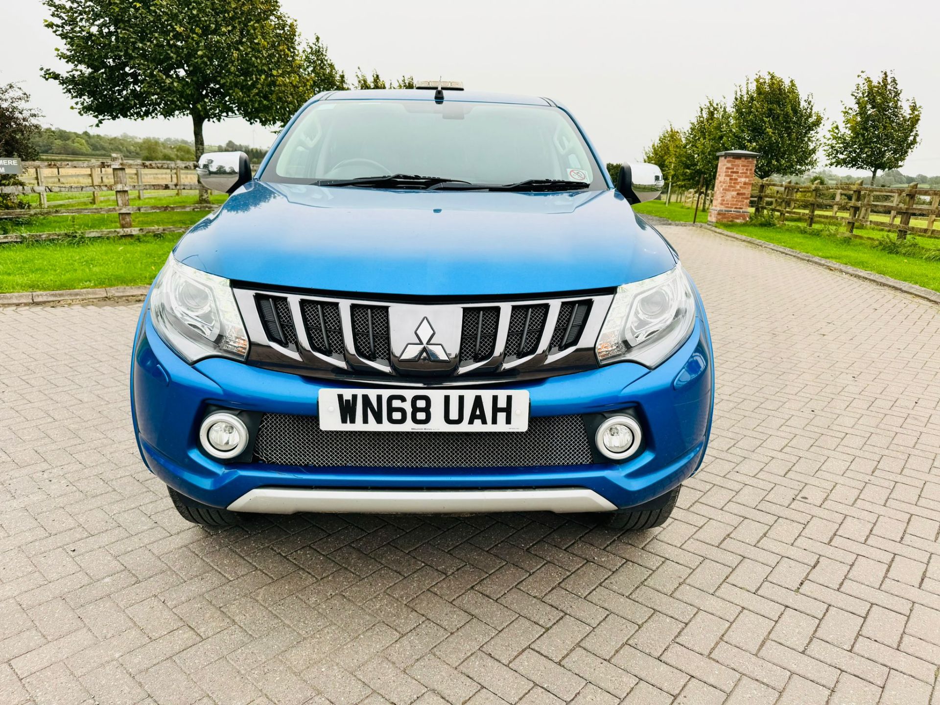 Mitsubishi L200 "Barbarian" 2.4DI-D "Auto" (178) Double Cab - 2019 Model - Leather - Sat Nav - MEGA! - Image 2 of 30