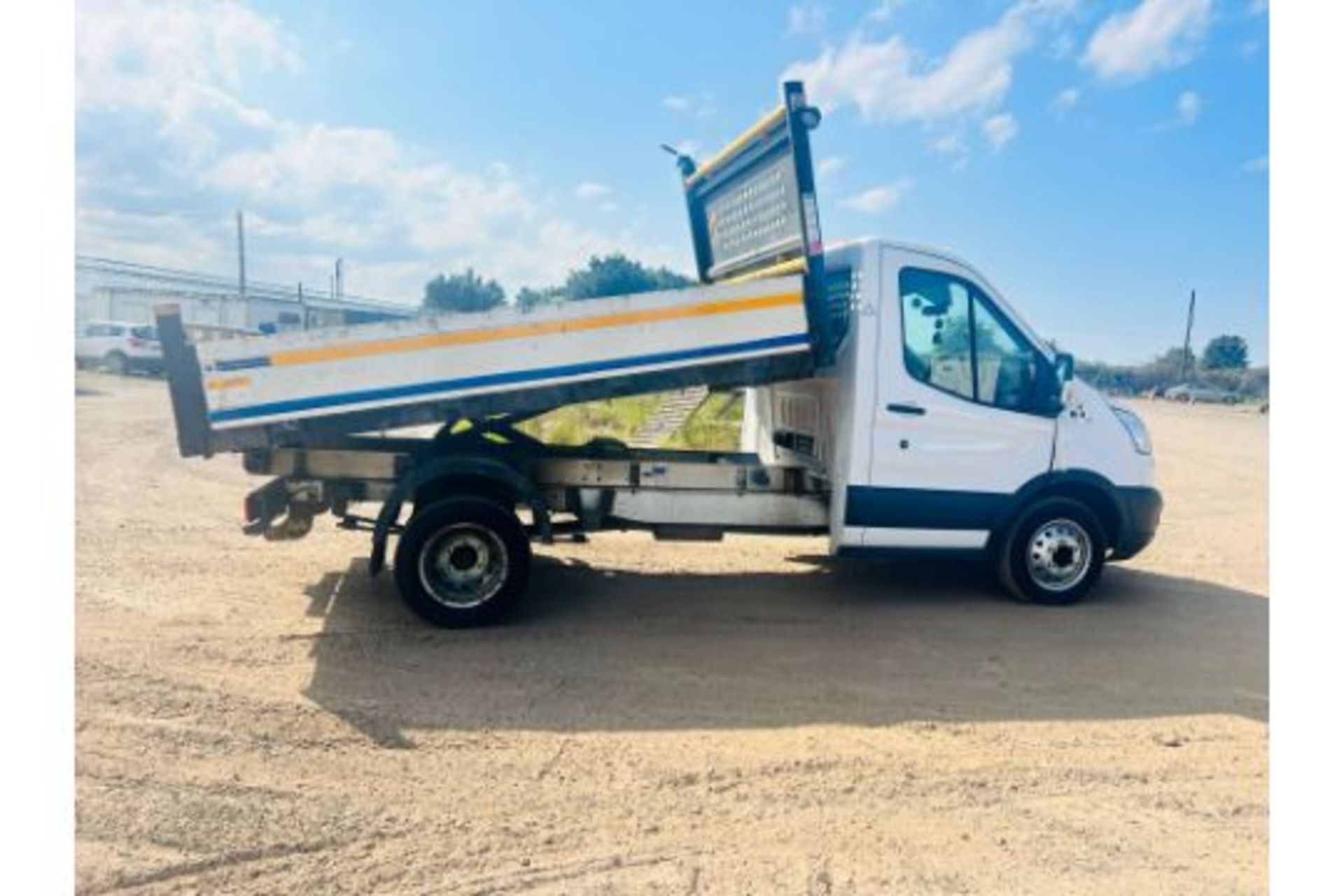 Ford Transit 350 125 RWD 2.0 TDCI Single Cab Tipper 2017 Model - Twin Rear Wheels - Euro 6 - Image 4 of 14