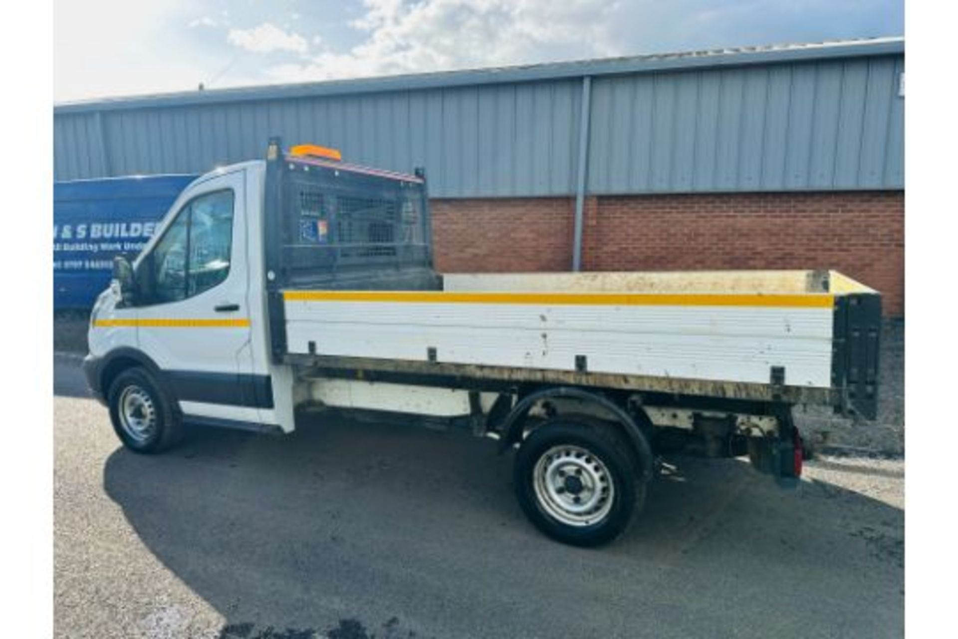 Ford Transit 2.0Tdci (130) 350 Tipper Truck (3500 kg Gross) 1 Owner - 19 Reg - Electric Tipper - Image 2 of 25