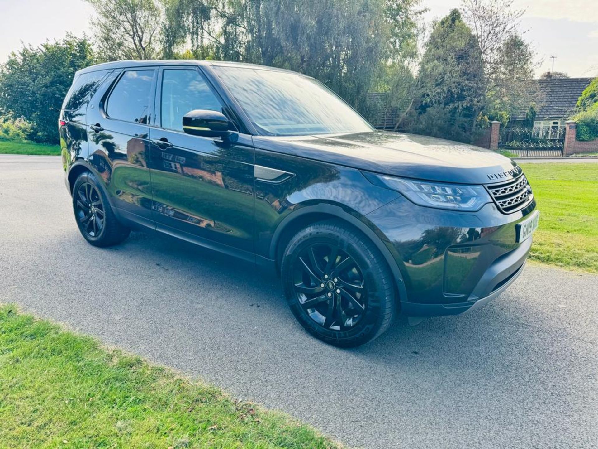 (RESERVE MET)Land Rover Discovery (7 Seater) SE Black "Auto" Diesel - 19 Reg - Only 43000 Miles Fsh - Image 7 of 38