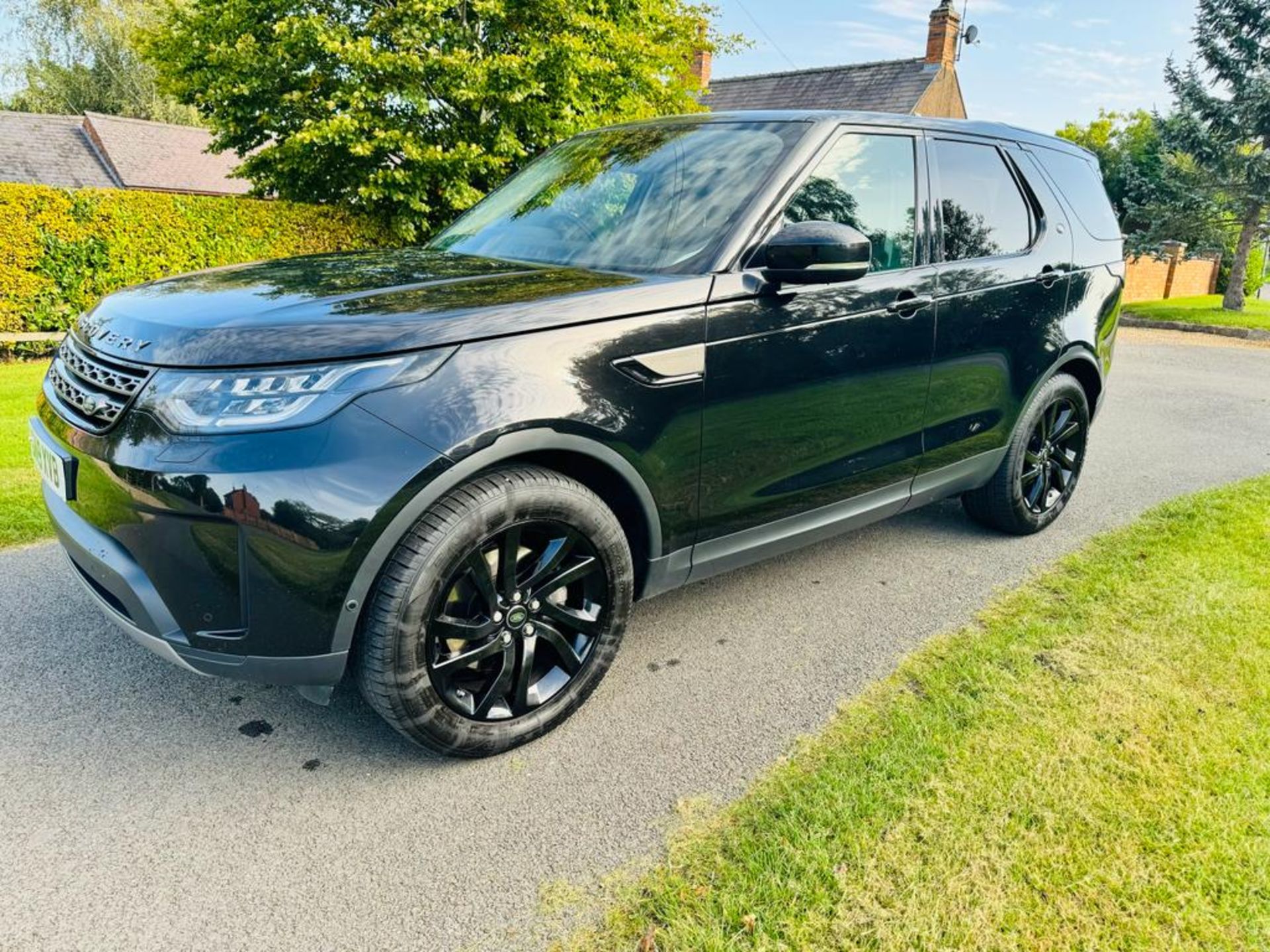 (RESERVE MET)Land Rover Discovery (7 Seater) SE Black "Auto" Diesel - 19 Reg - Only 43000 Miles Fsh