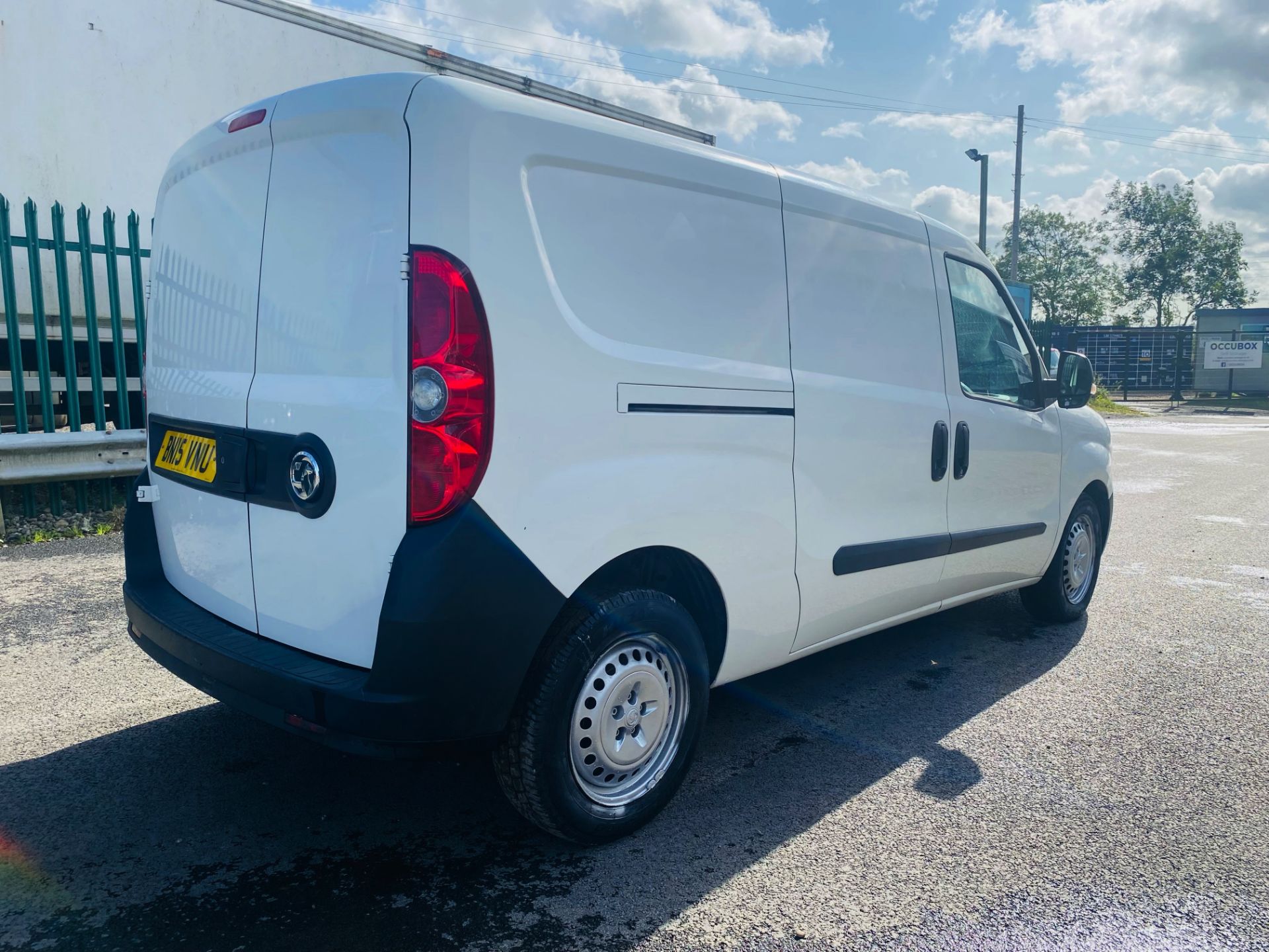 VAUXHALL COMBO 1.6 CDTI PANEL VAN - LWB - TWIN SIDE LOADING DOORS - 15 REG NO VAT!!! - Image 9 of 25