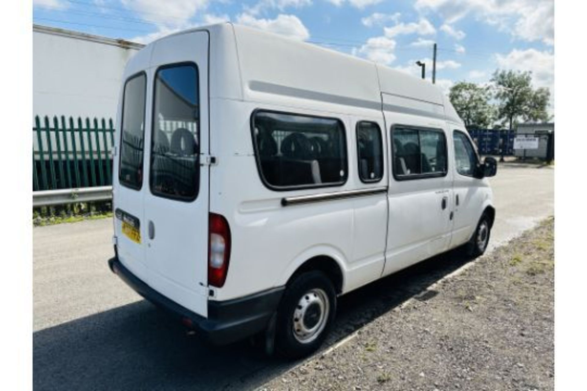 Reserve Met - LDV MAXUS 2.5 TURBO DIESEL120 "LWB 17 SEATER MINIBUS" 2008 Reg - Low Miles - Image 9 of 19