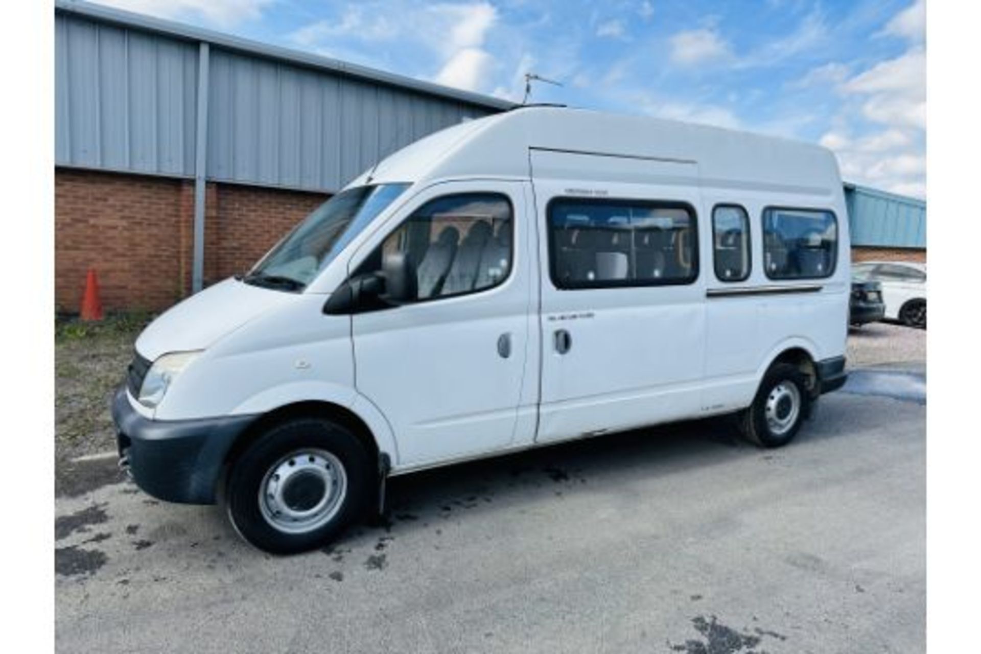 Reserve Met - LDV MAXUS 2.5 TURBO DIESEL120 "LWB 17 SEATER MINIBUS" 2008 Reg - Low Miles - Image 5 of 19