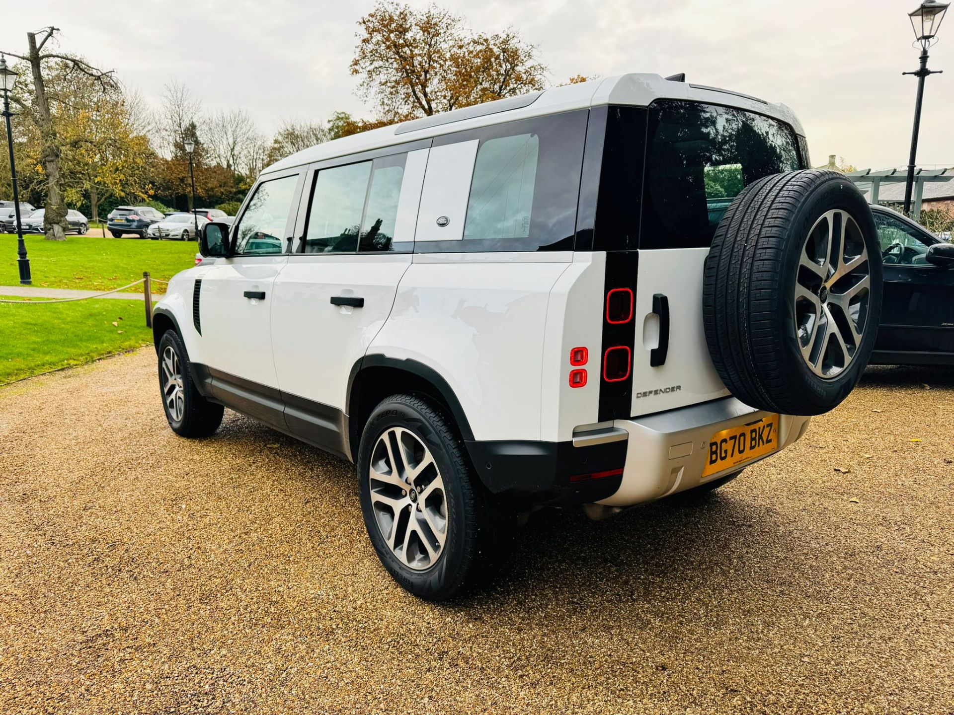 Land Rover Defender 110 D 8-Speed Auto XS ALLOYS (2021 Model) 6 Seater - Low Miles - 1 Owner - Image 6 of 29