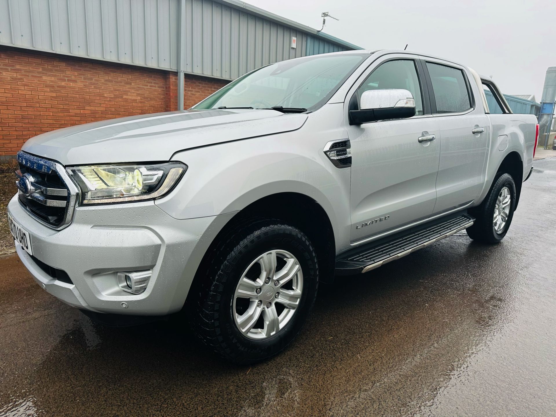 Ford Ranger 2.0 TDCI LIMITED 170BHP Auto SS (2021 Model) Huge Spec -Sat Nav Leather 35k Miles Only - Image 6 of 44