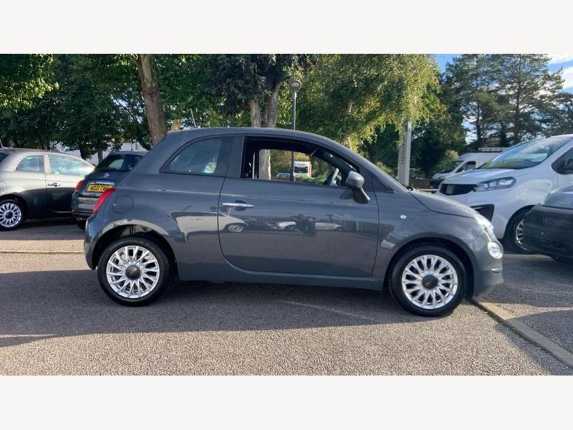 Fiat 500 "Lounge" 1.0 MHEV Electric Mild Hybrid - 21 Reg - Only 31k Miles 1 Owner - Leather - WOW! - Image 2 of 9