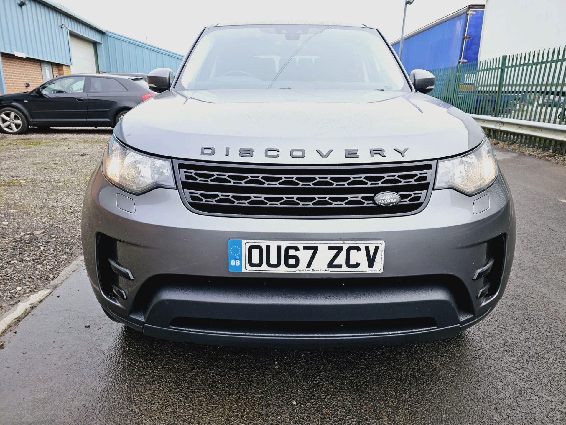Land Rover Discovery 5 - (New Model) Diesel Auto - 2018 Model - Black Pack Edition - Sat Nav - Look - Image 5 of 45