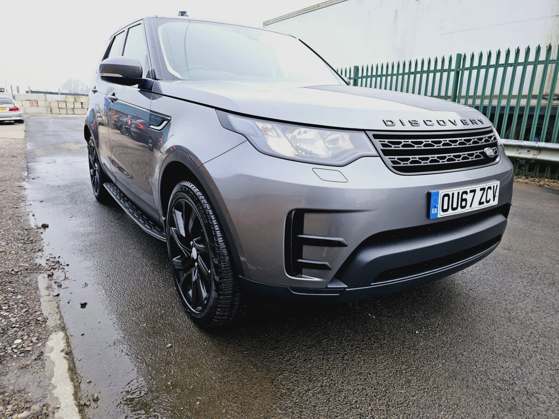 Land Rover Discovery 5 - (New Model) Diesel Auto - 2018 Model - Black Pack Edition - Sat Nav - Look - Image 4 of 45