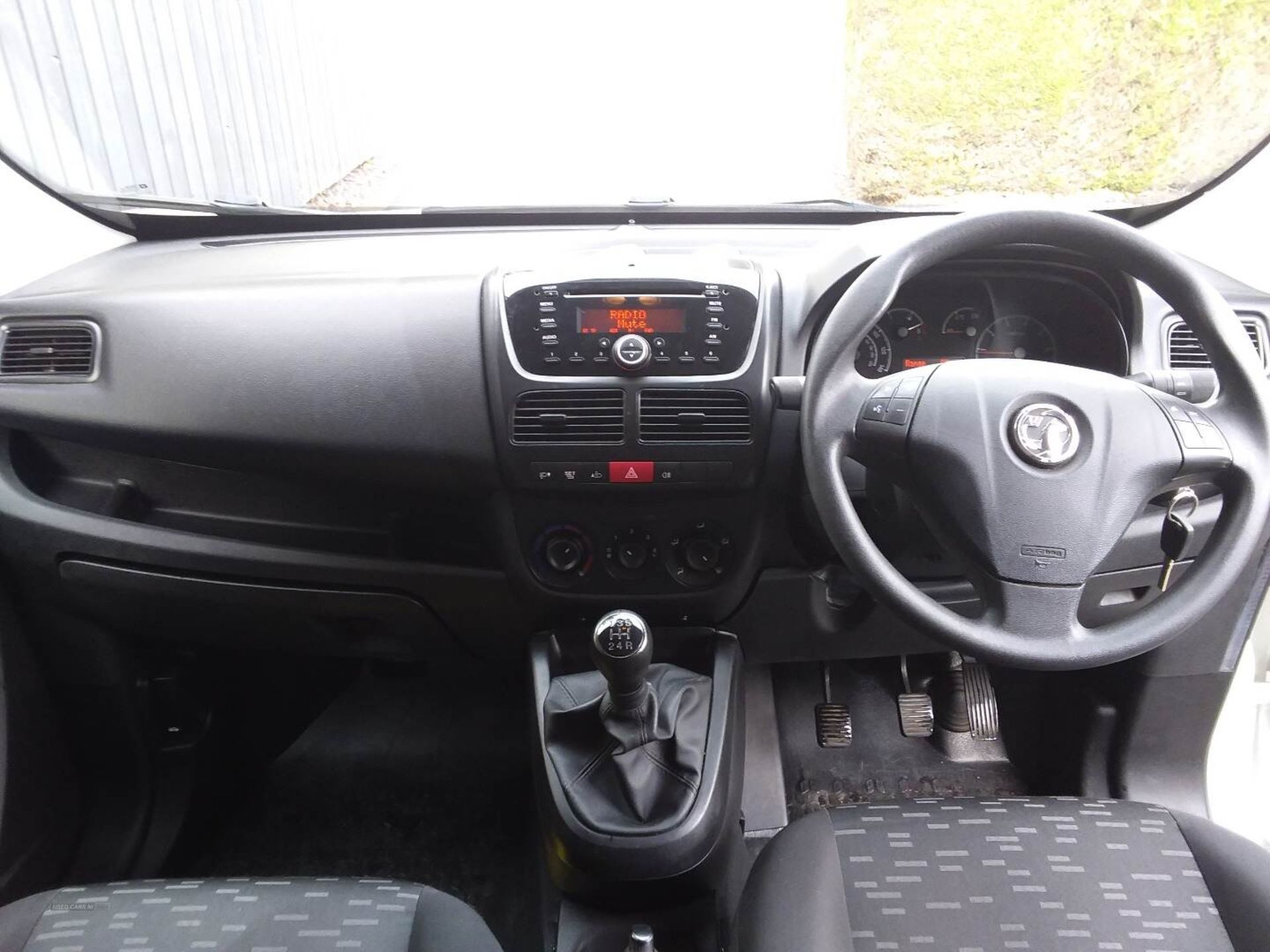 (RESERVE MET)Vauxhall Combo 1.3Cdti Eco-Flex Stop/Start Panel Van 2X Keys *Air-Con* NO VAT!!! - Image 3 of 3