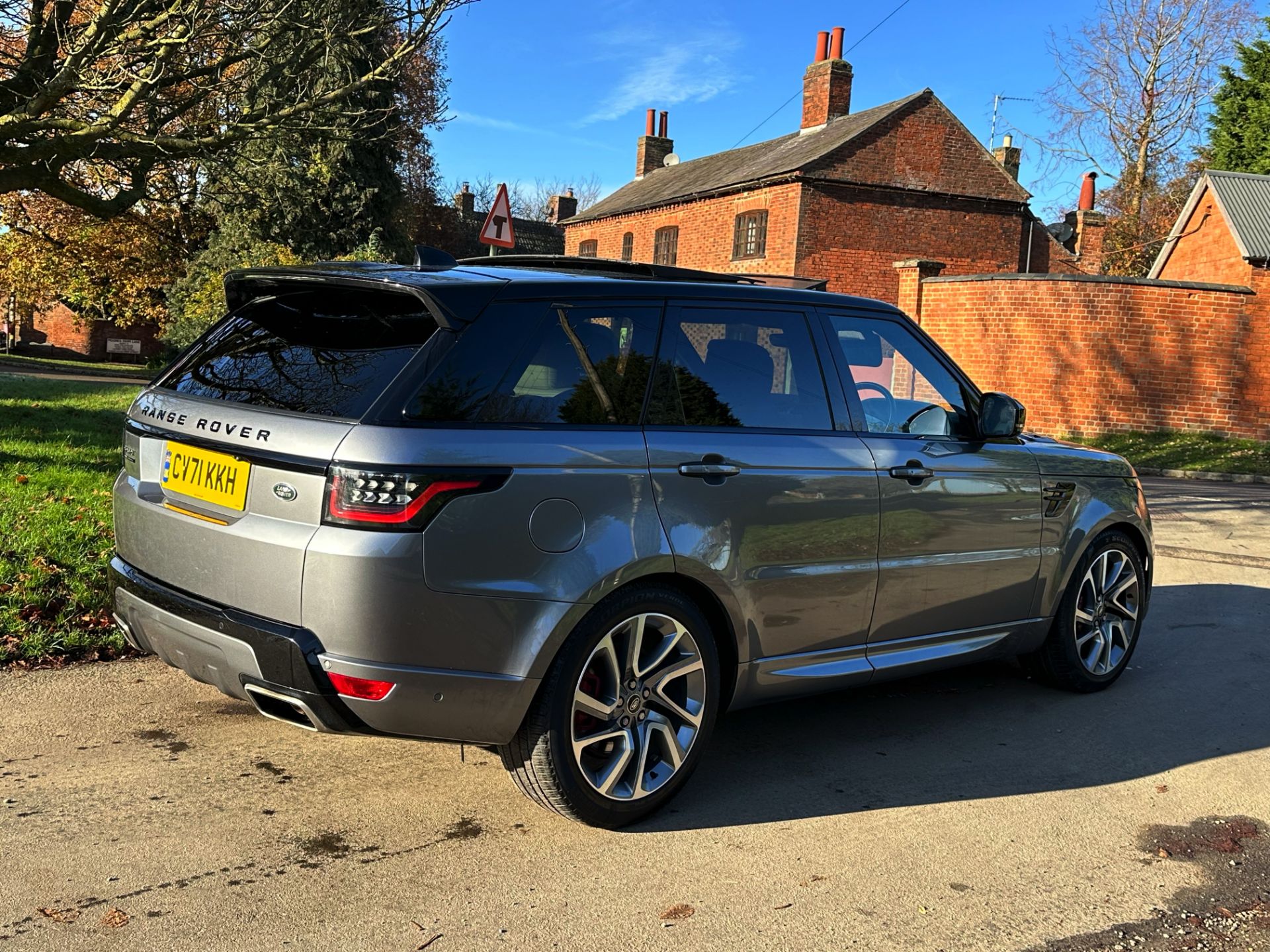 (Reserve Met) Range Rover Sport P400e *Autobiography Dynamic* (2022 Model) *Electric Plug-in Hybrid* - Image 13 of 58
