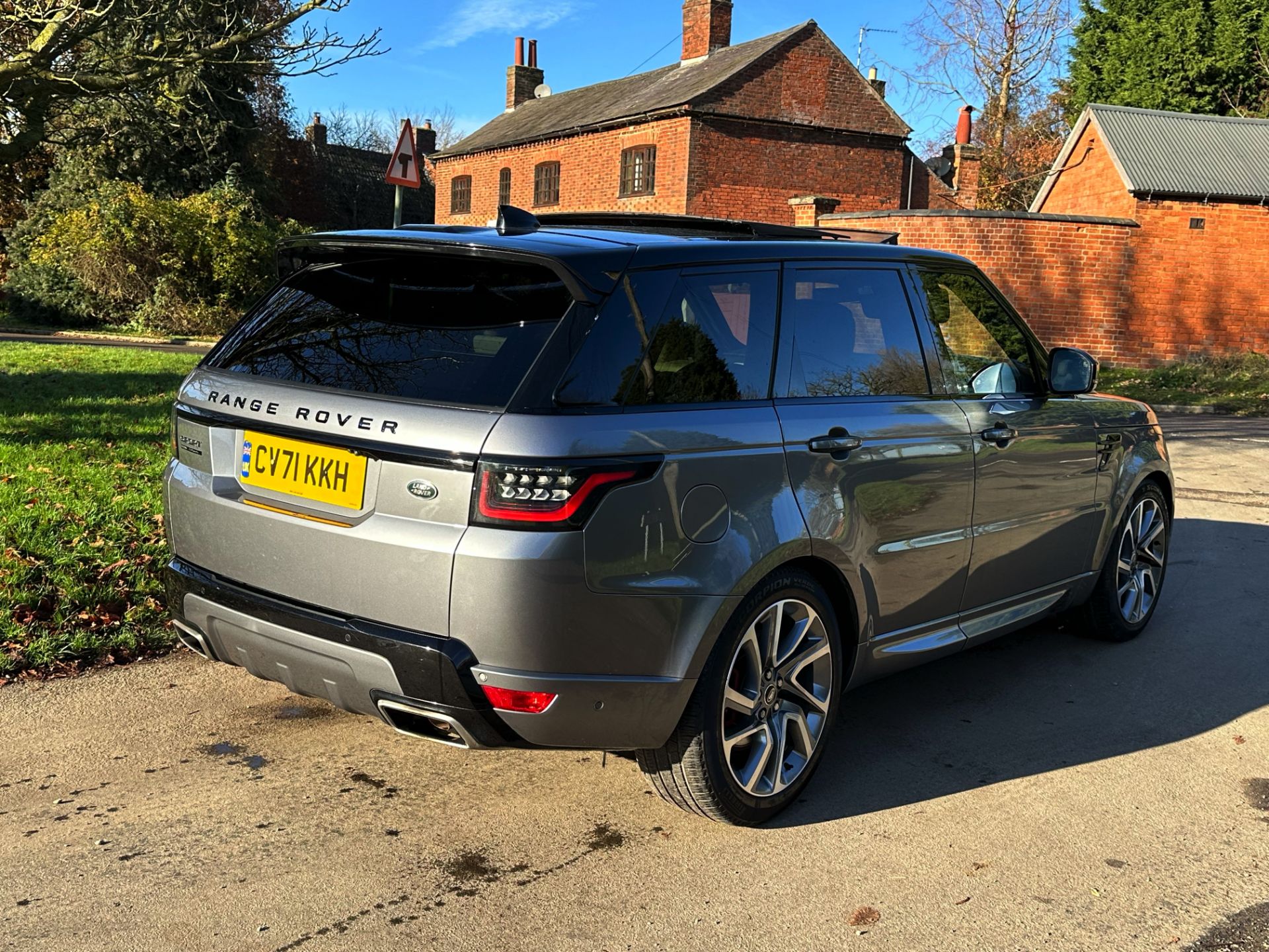 (Reserve Met) Range Rover Sport P400e *Autobiography Dynamic* (2022 Model) *Electric Plug-in Hybrid* - Image 12 of 58