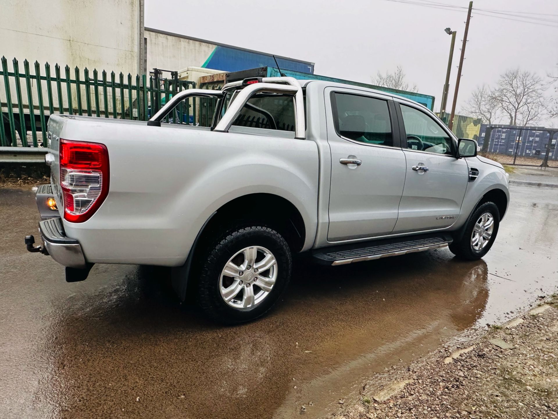 Ford Ranger 2.0 TDCI LIMITED 170BHP Auto SS (2021 Model) Huge Spec -Sat Nav Leather 35k Miles Only - Image 13 of 44
