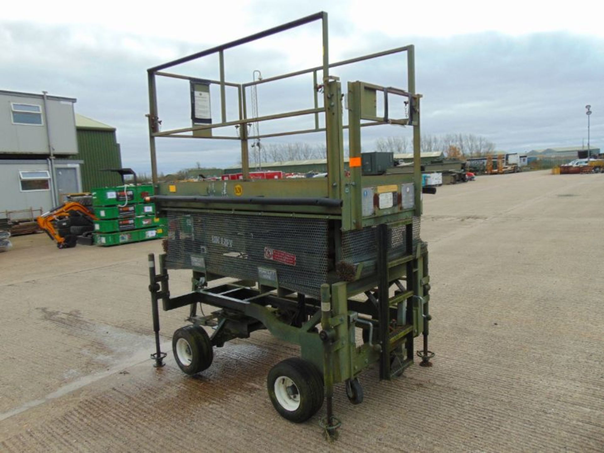 UK Lift Aircraft Hydraulic Access Platform from RAF - Image 5 of 11