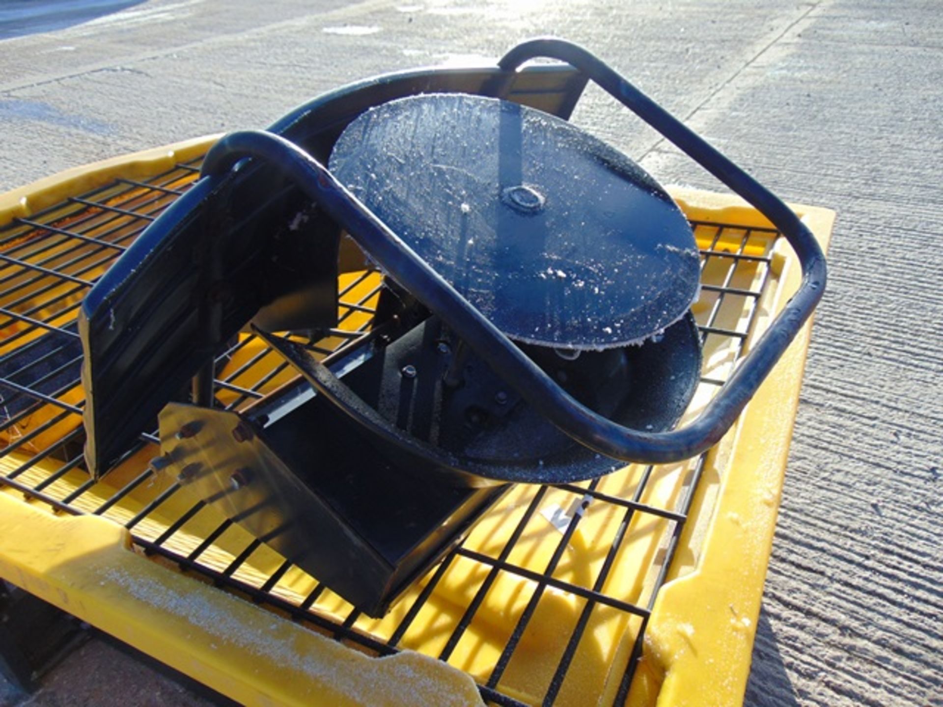 SnowEx Vee Pro 3000 Salt Spreader for pick up RTV Etc - Image 7 of 7