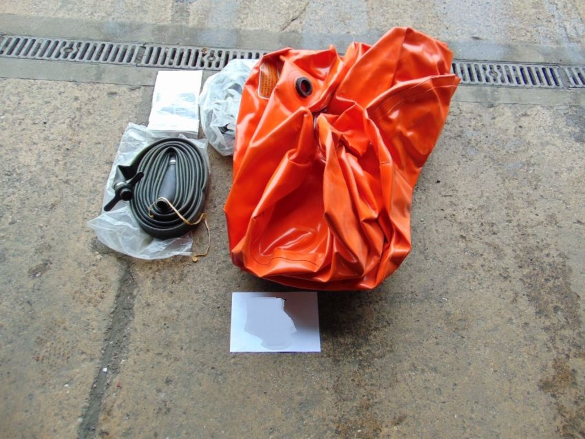 Unissued Easy Lift 4 tonne Air Jack c/w hose etc