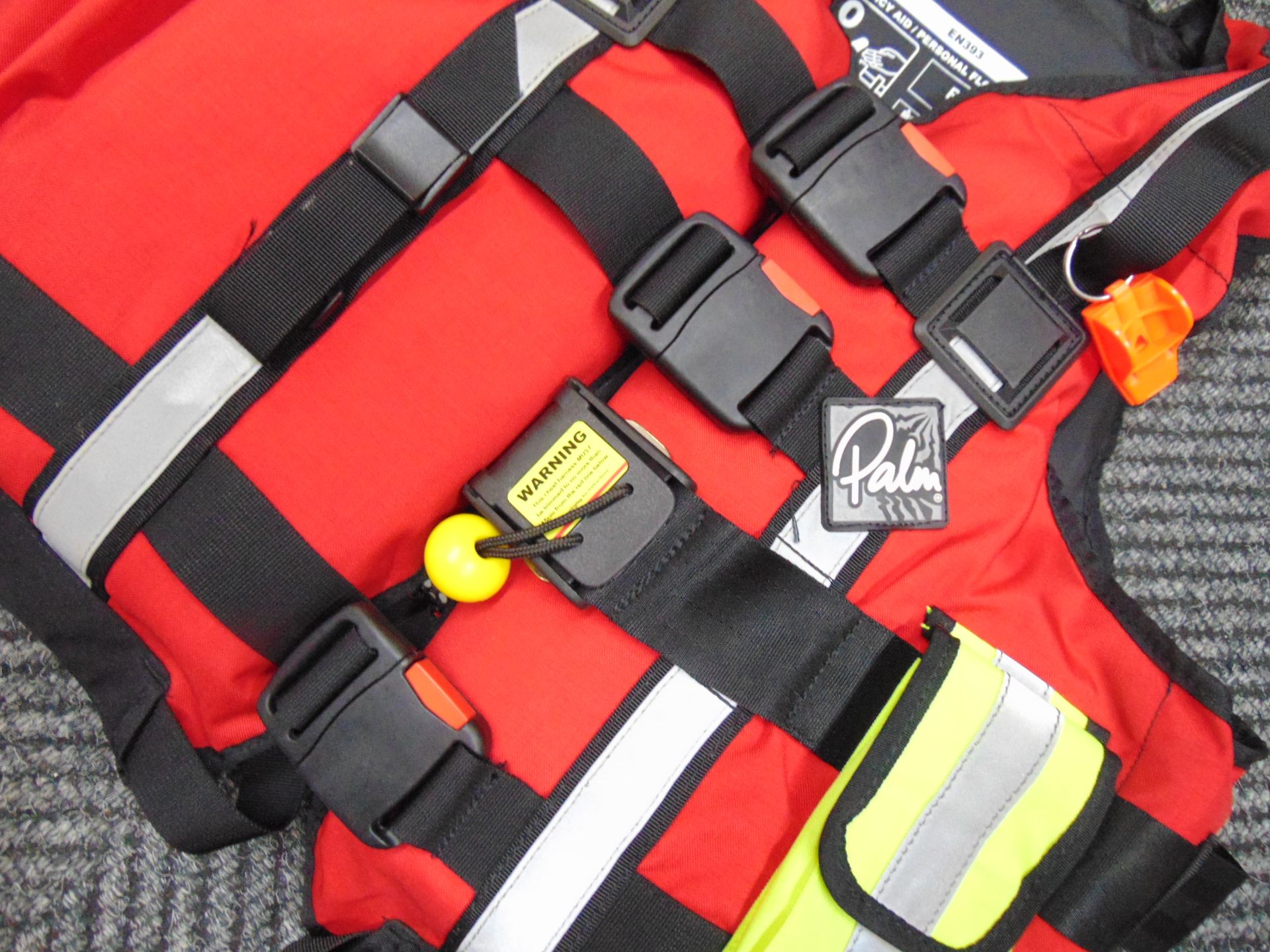 Palm Professional Rescue 800 Buoyancy Aid - PFD Personal Floatation Device Size L/XL - Image 2 of 8