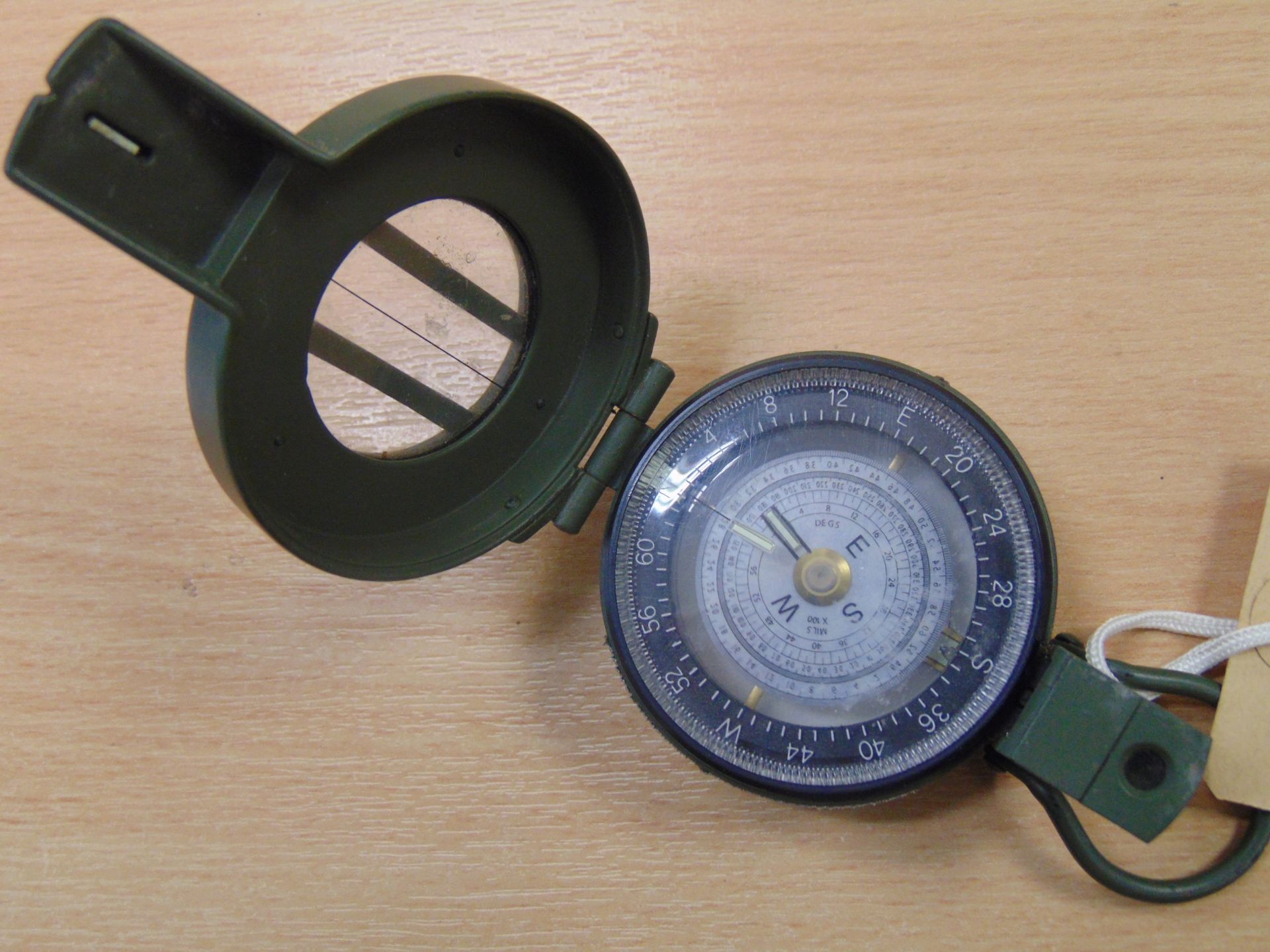 FRANCIS BAKER M88 PRISMATIC COMPASS IN MILS BRITISH ARMY ISSUE - Image 2 of 8