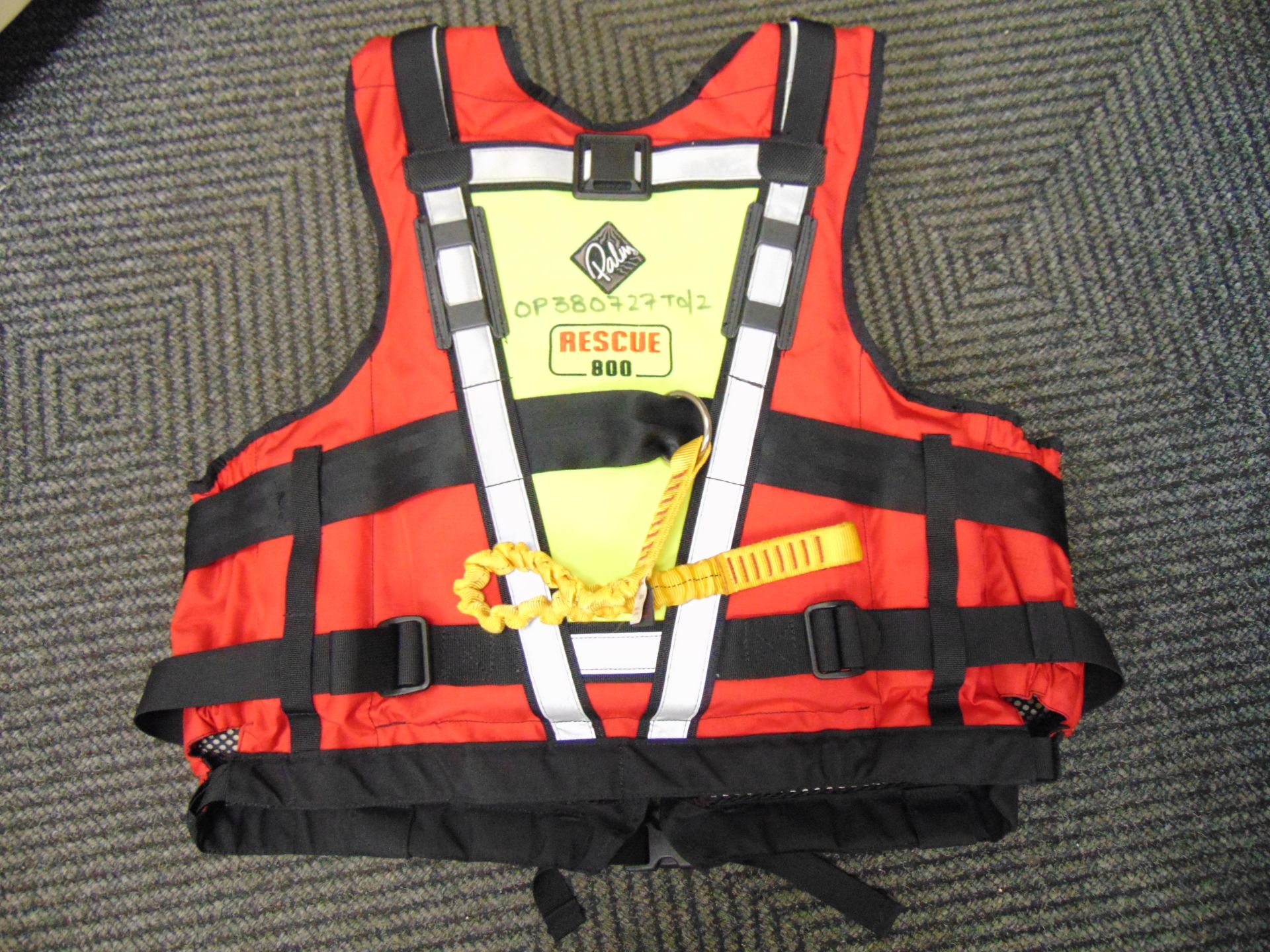 Palm Professional Rescue 800 Buoyancy Aid - PFD Personal Floatation Device Size L/XL - Image 3 of 4