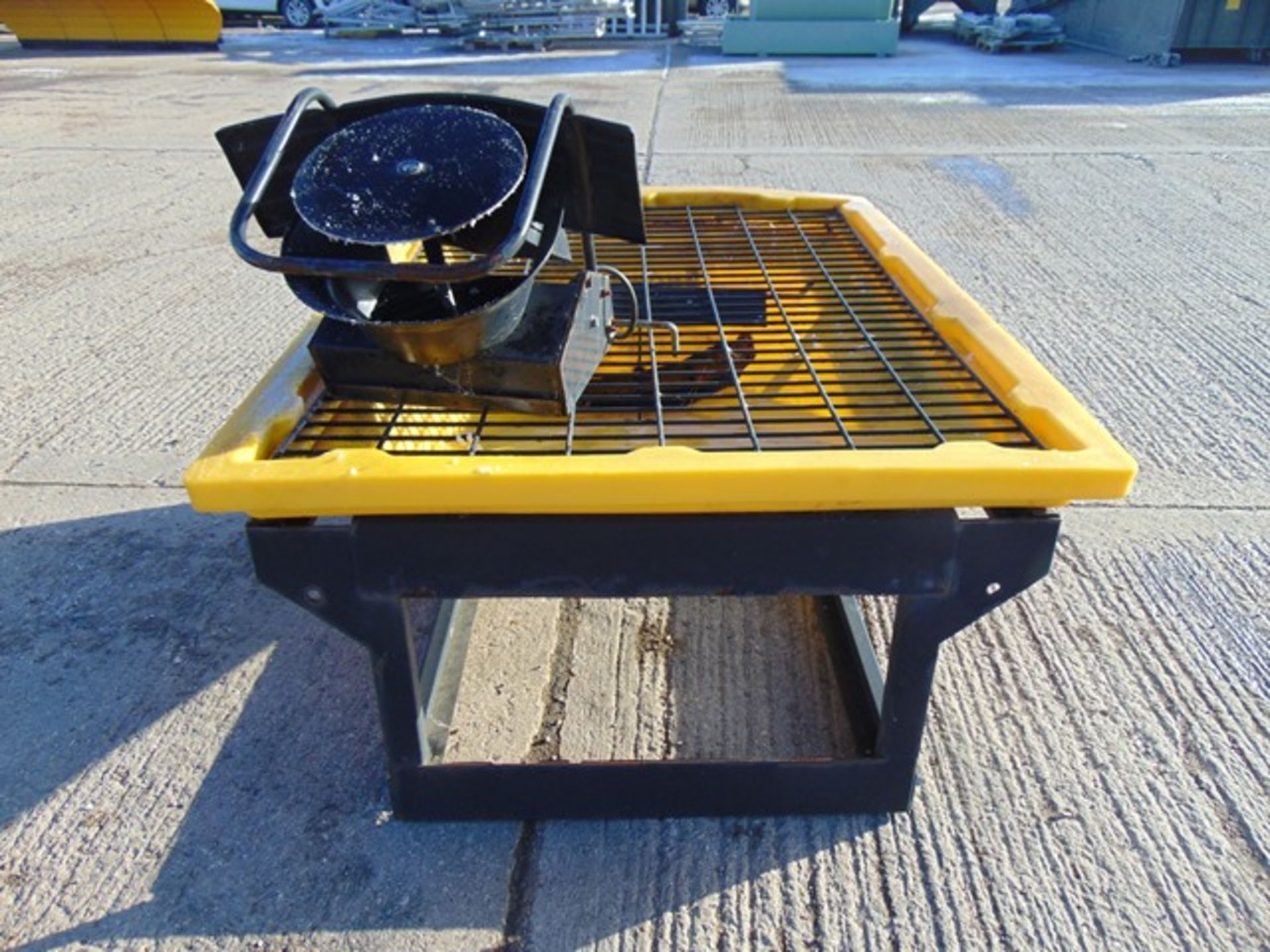 SnowEx Vee Pro 3000 Salt Spreader for pick up RTV Etc - Image 4 of 7