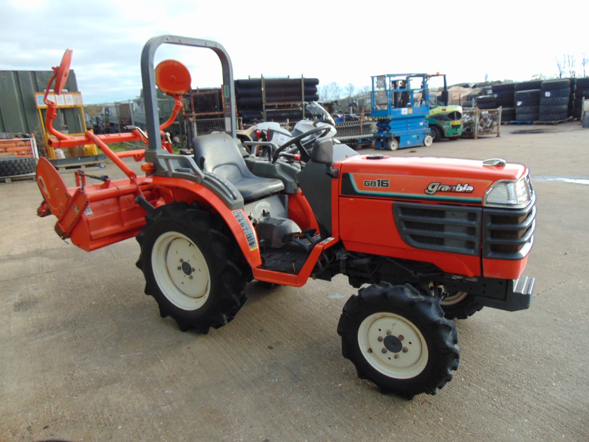 Kubota Granbia GB16 4x4 Diesel Compact Tractor c/w Rotovator ONLY 467 HOURS! - Image 5 of 24